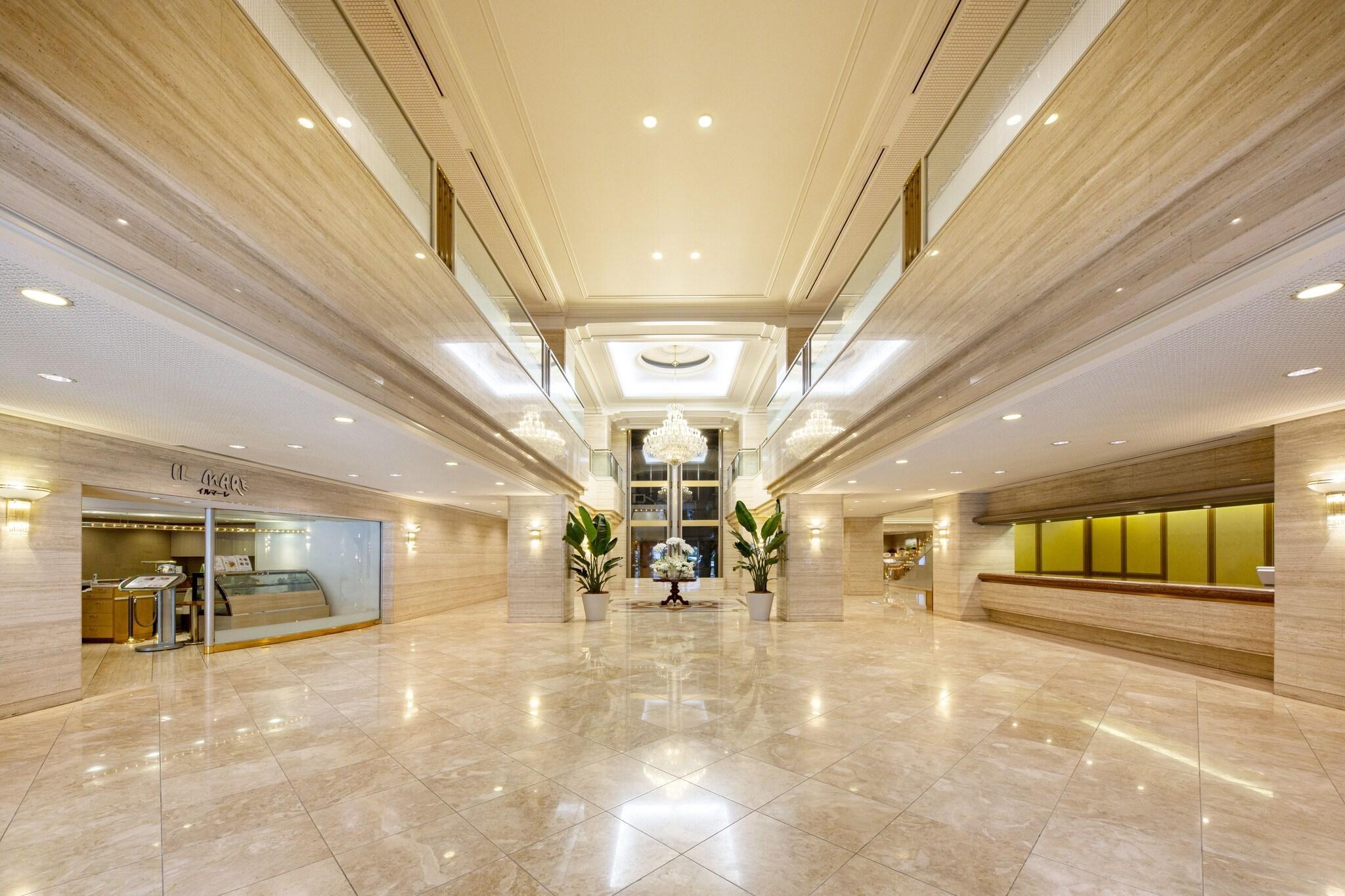 Vista Lobby Kure Hankyu Hotel
