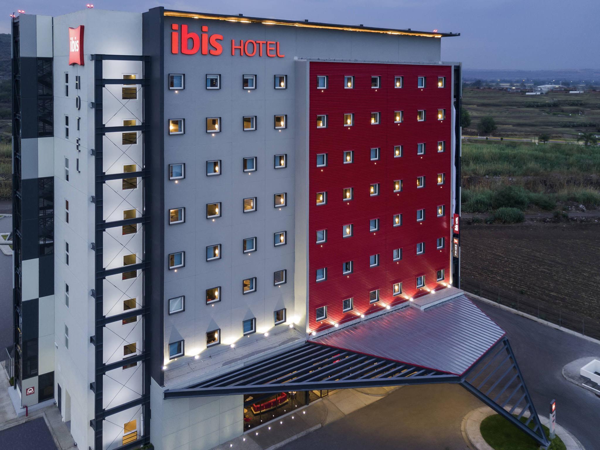 Vista Exterior ibis Irapuato