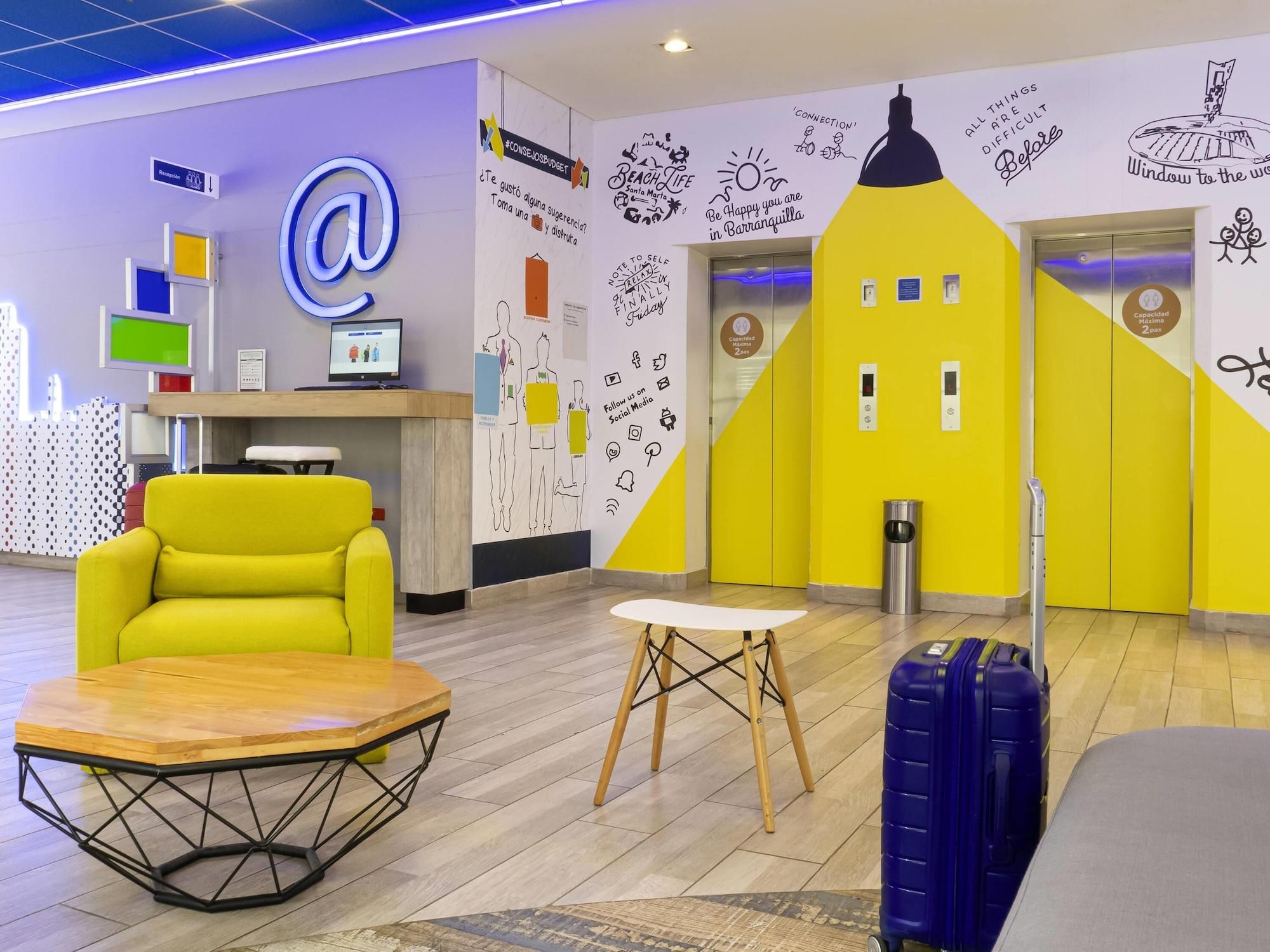 Vista Exterior ibis budget Barranquilla