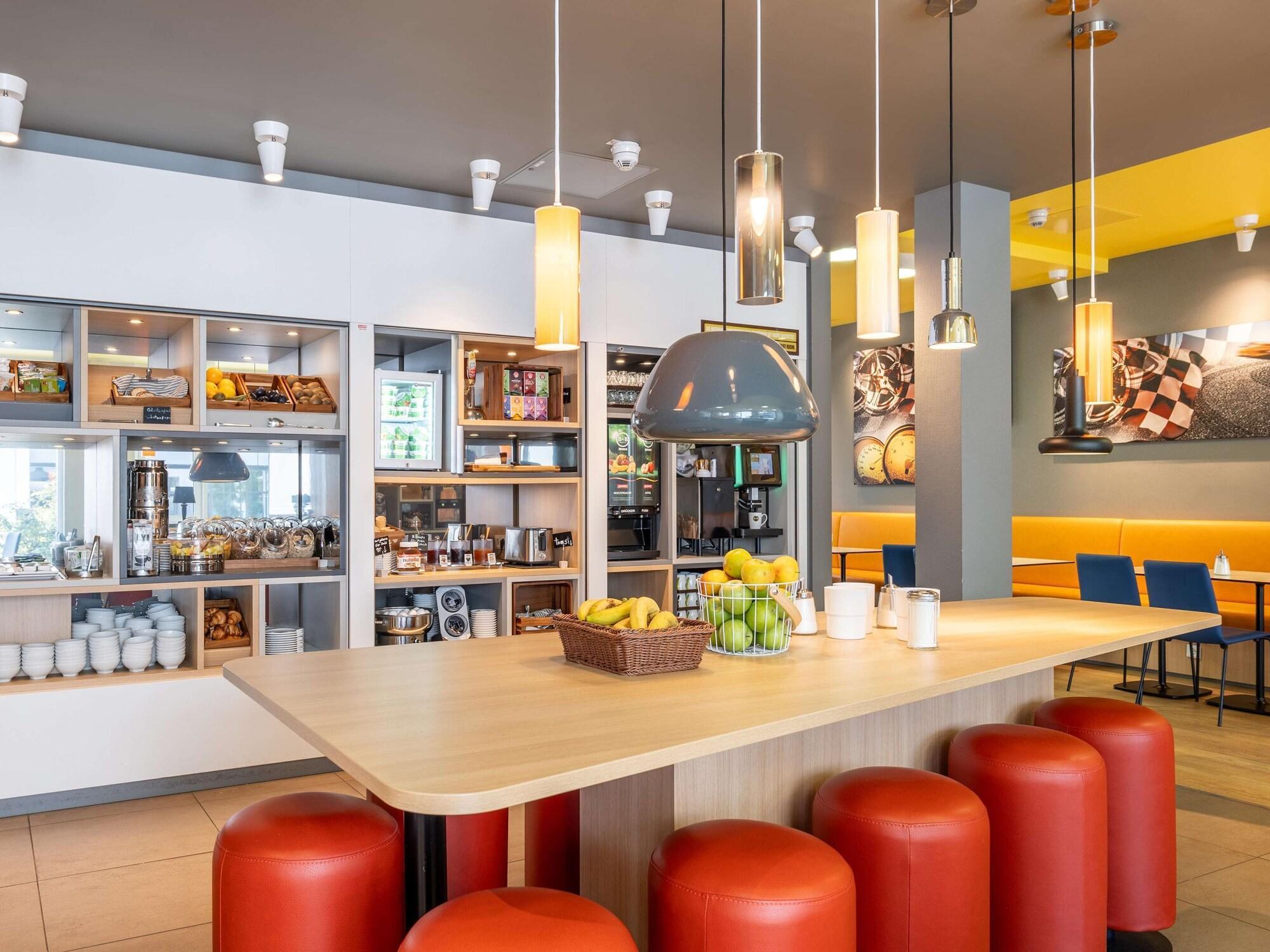 Bar/Salón B&B Hotel Stuttgart-Zuffenhausen