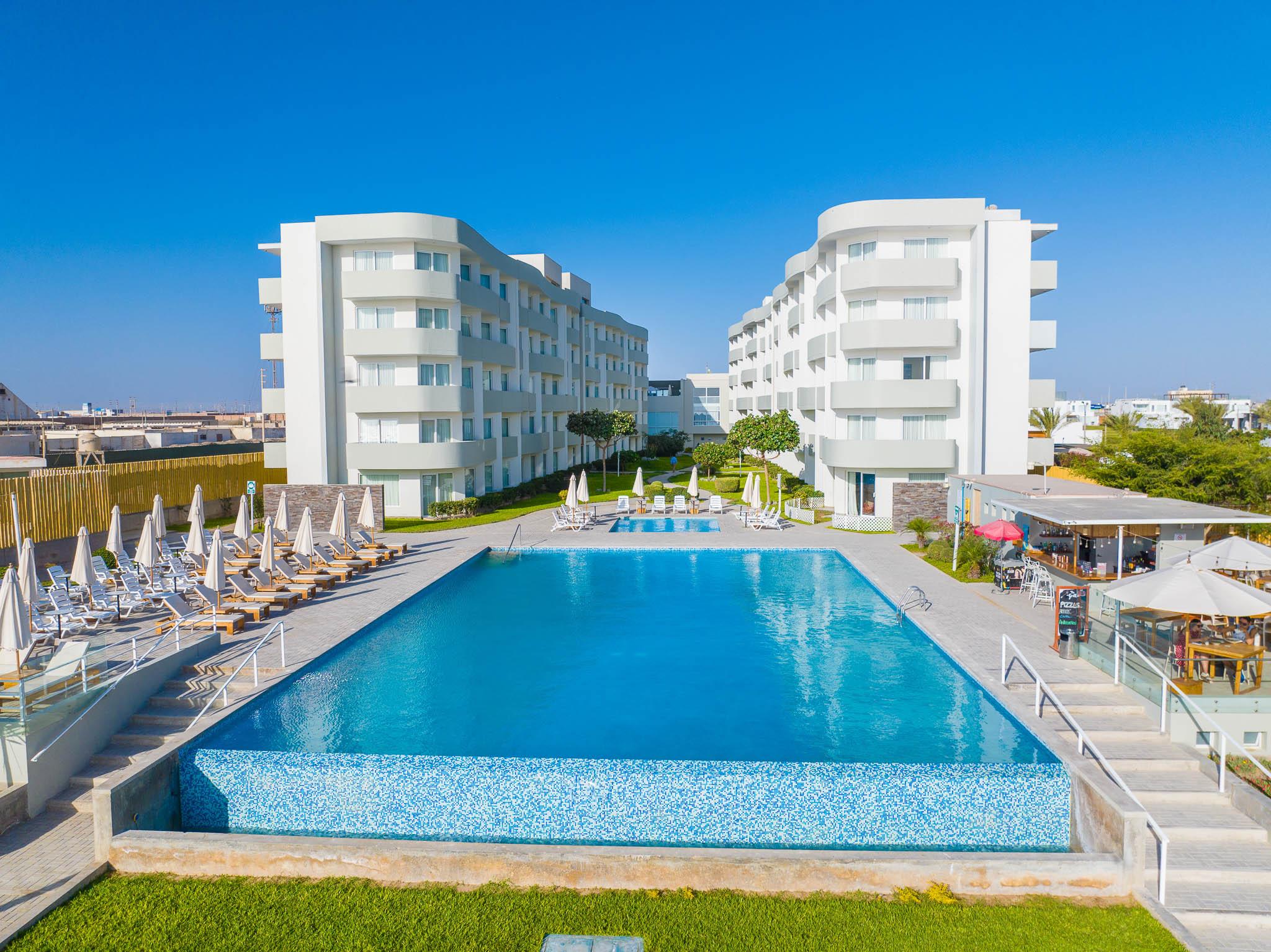Vista Piscina Casa Andina Select Paracas