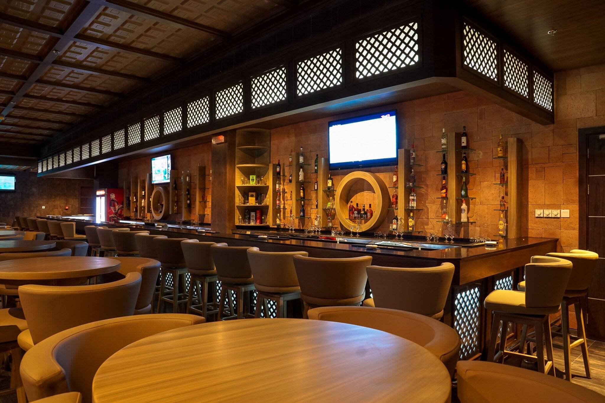 Bar/Salón Arman Hotel Juffair Mall