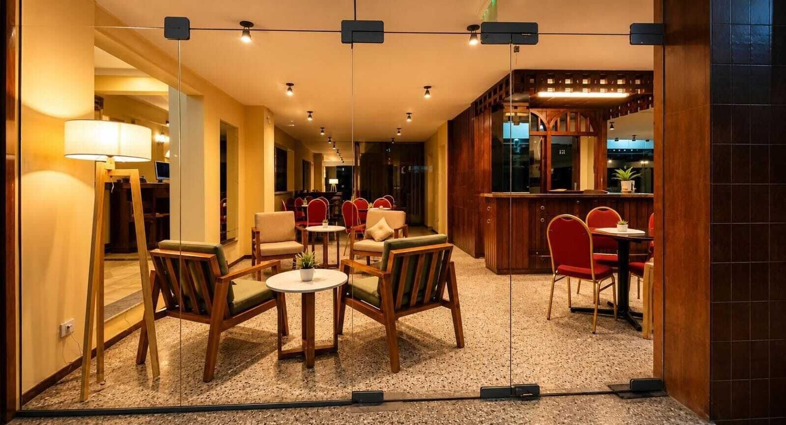 Vista do lobby HOTEL LAERTE