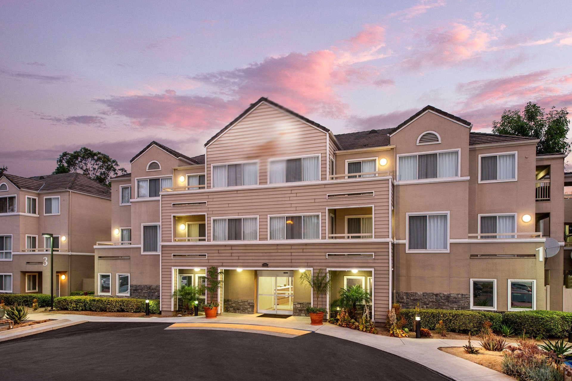 Vista Exterior Sonesta ES Suites Carmel Mountain – San Diego