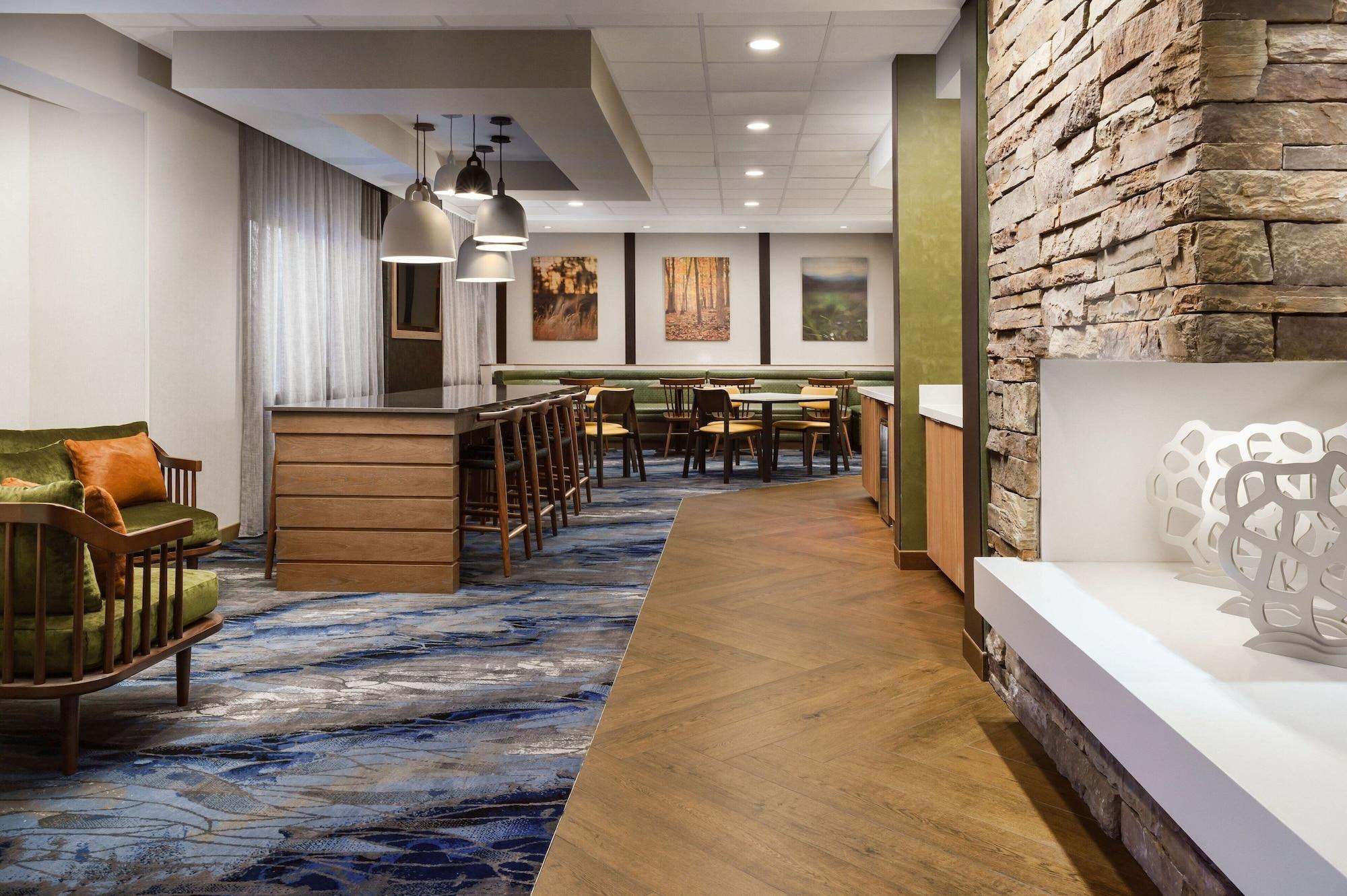 Vista Lobby Fairfield Inn by Marriott Joliet South