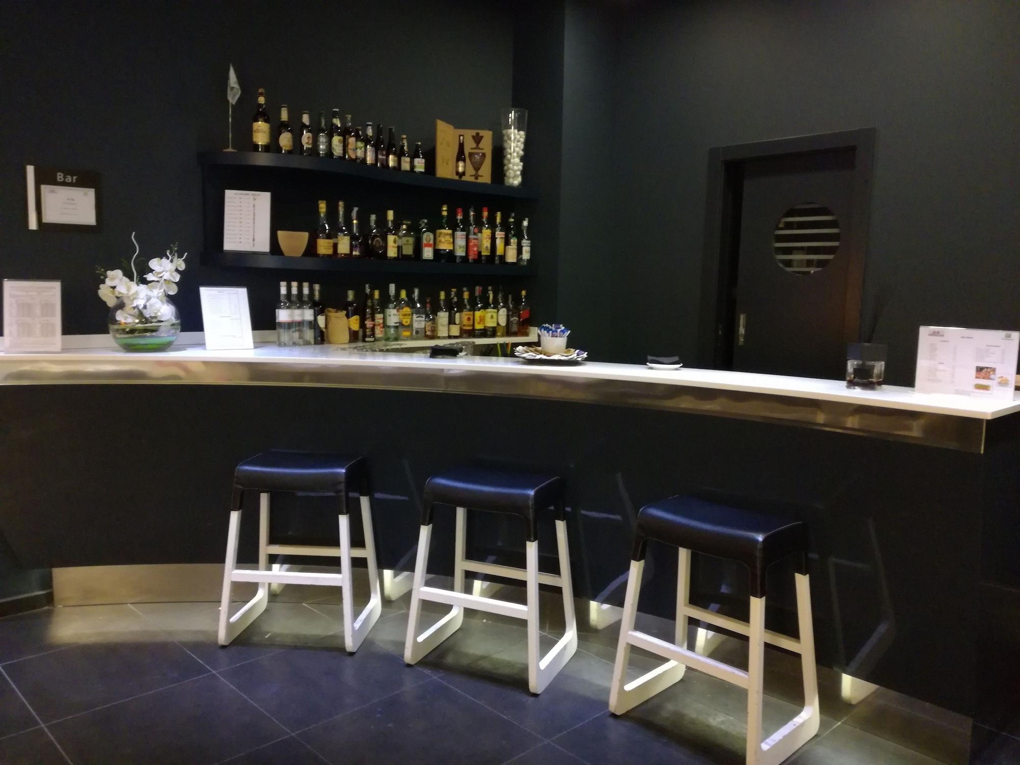 Bar/Salón Holiday Inn Milan Nord Zara by IHG