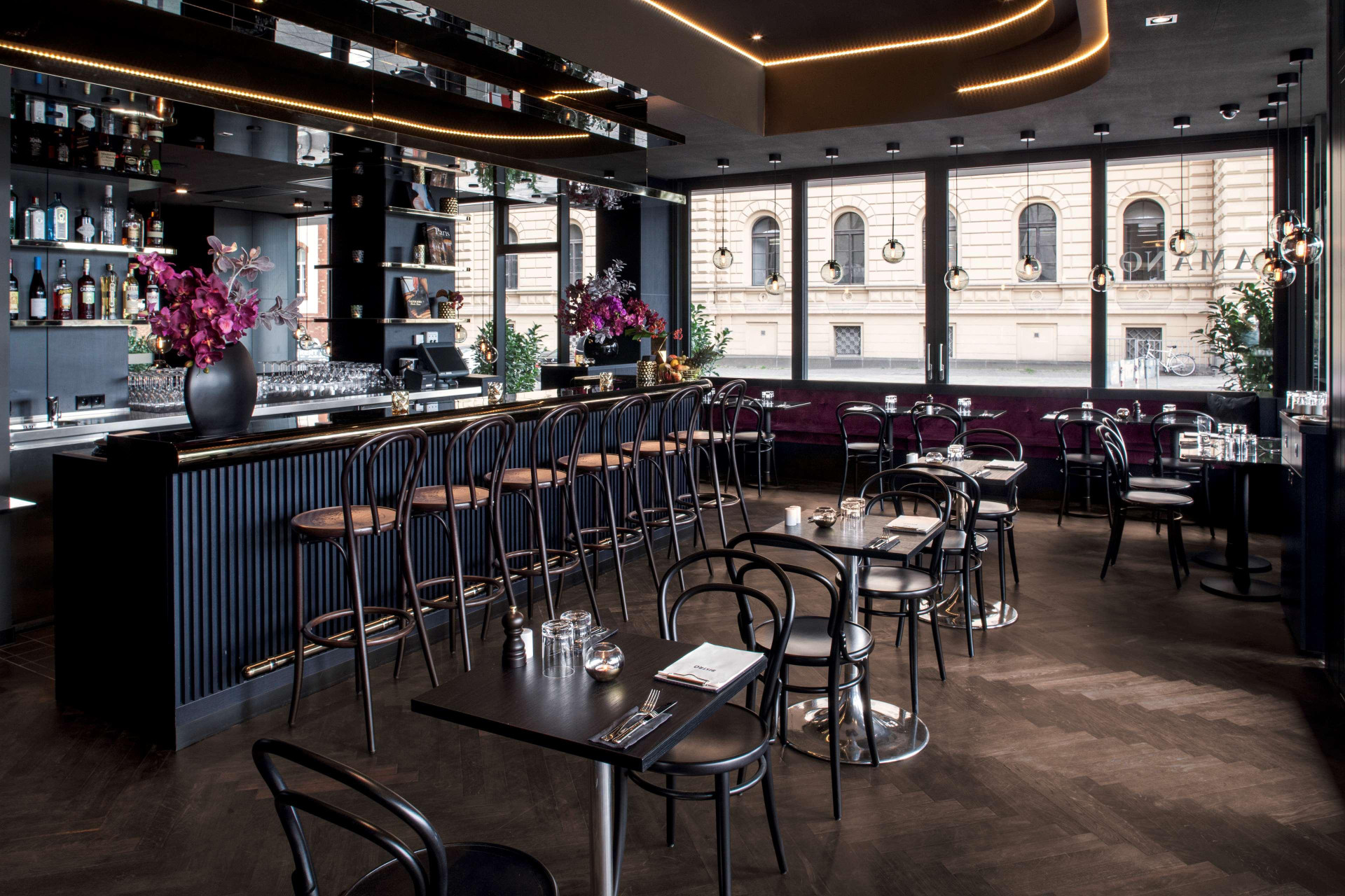 Bar/Salón Hotel AMANO Grand Central