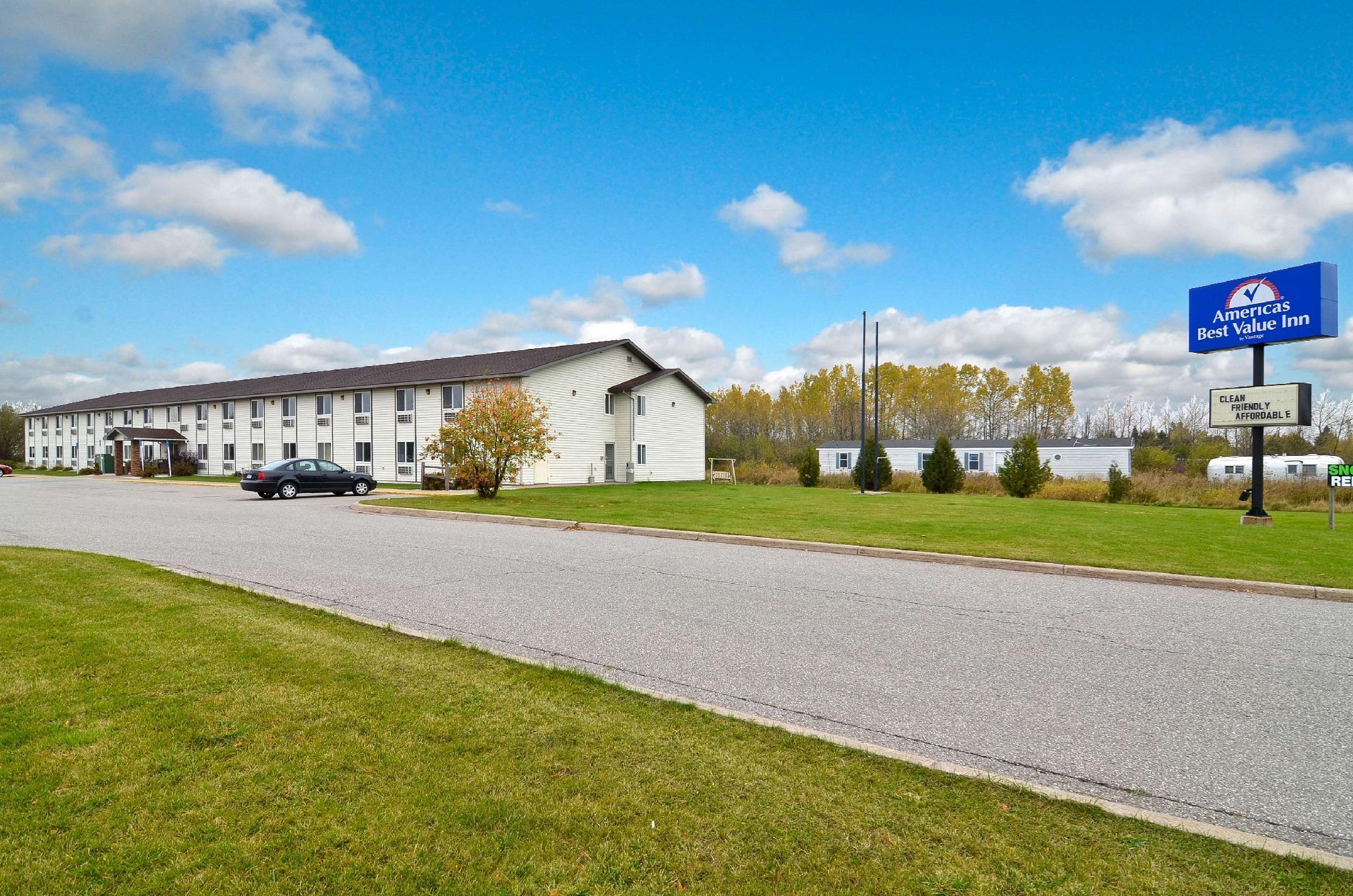 Vista Exterior Americas Best Value Inn Sault Ste. Marie