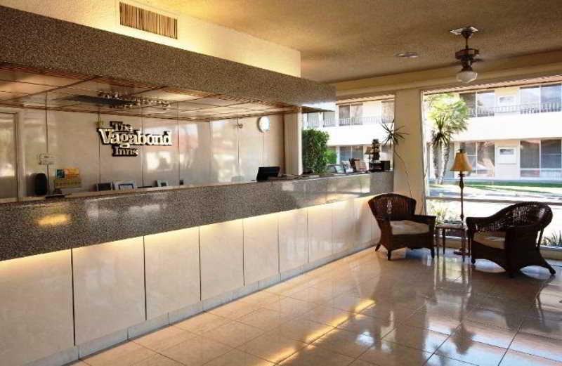 Vista Lobby Vagabond Motor Hotel
