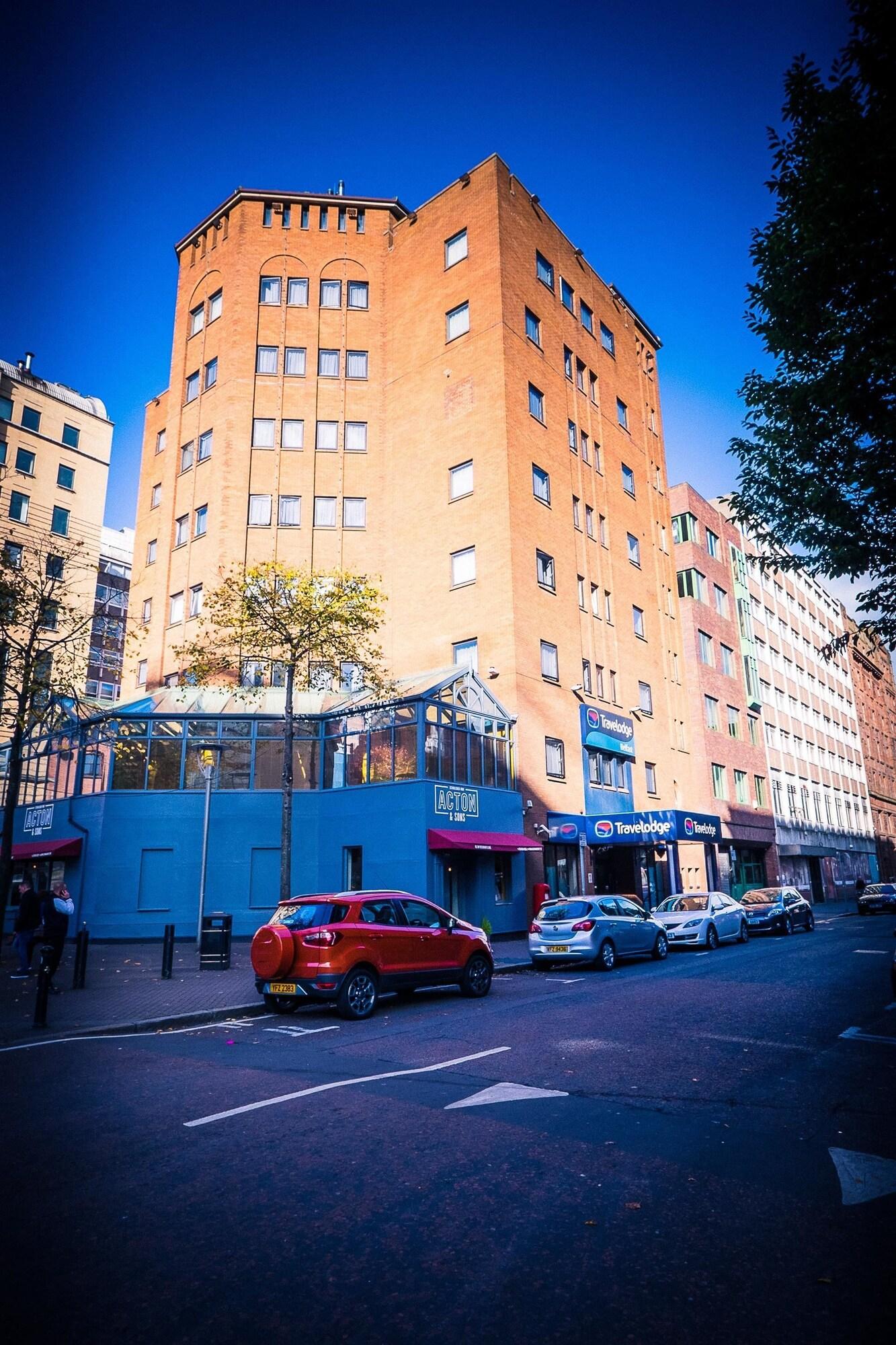 Vista Exterior Travelodge Belfast Central