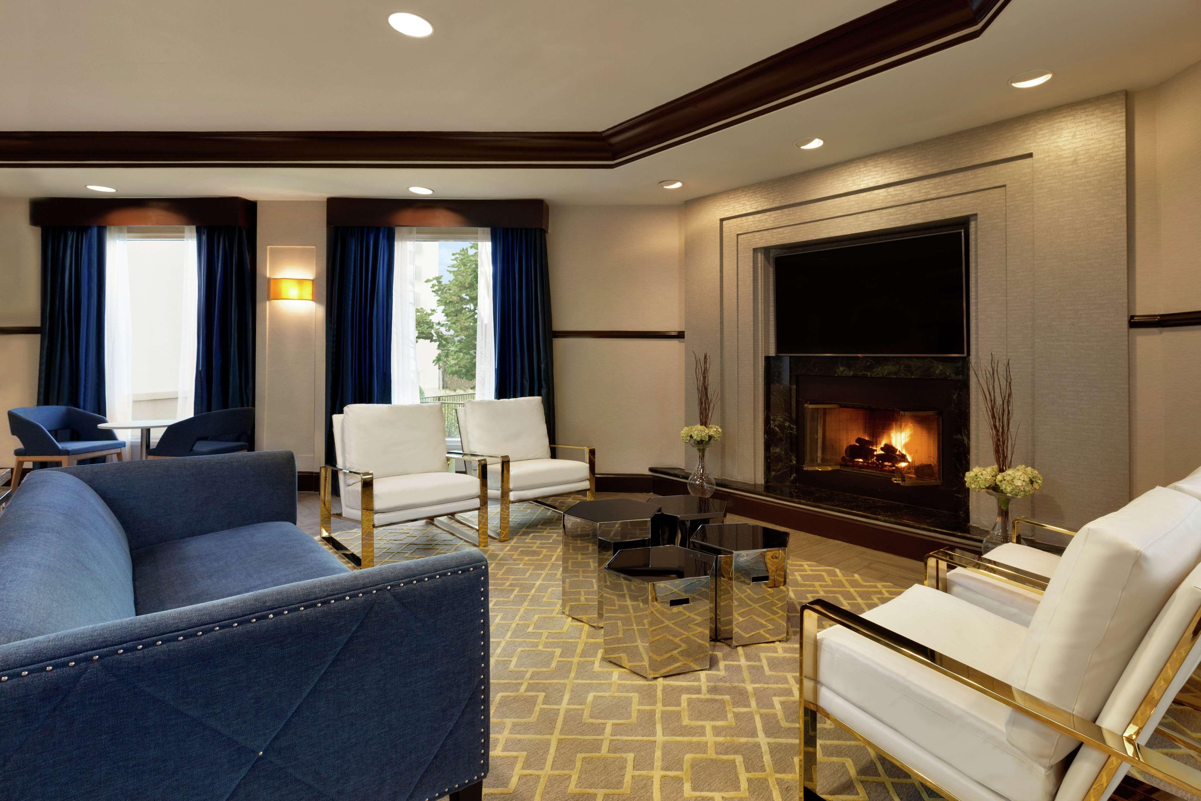 Vista Lobby DoubleTree by Hilton Hotel Annapolis