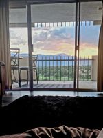 Alquiler Vacacional - Mountain Views! 2 bdrm, full home, 10th floor- 48ft balcony Pike's Peak sunsets!