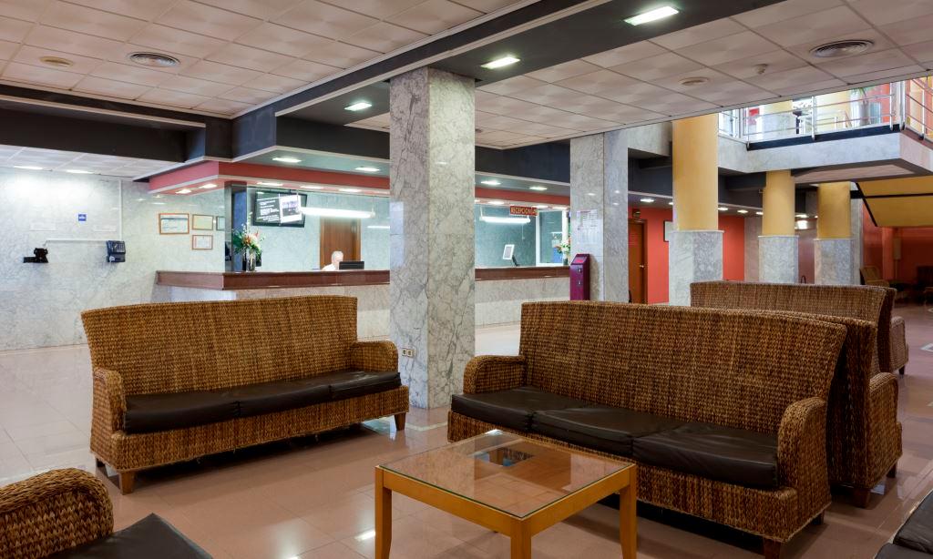 Vista Lobby Cabana