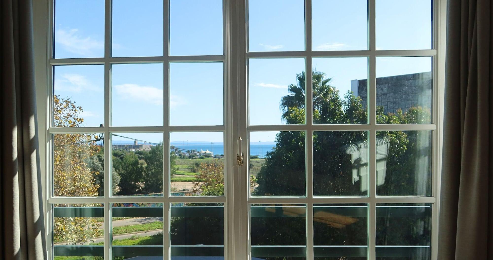 Playa Art 4 You Carcavelos Suites