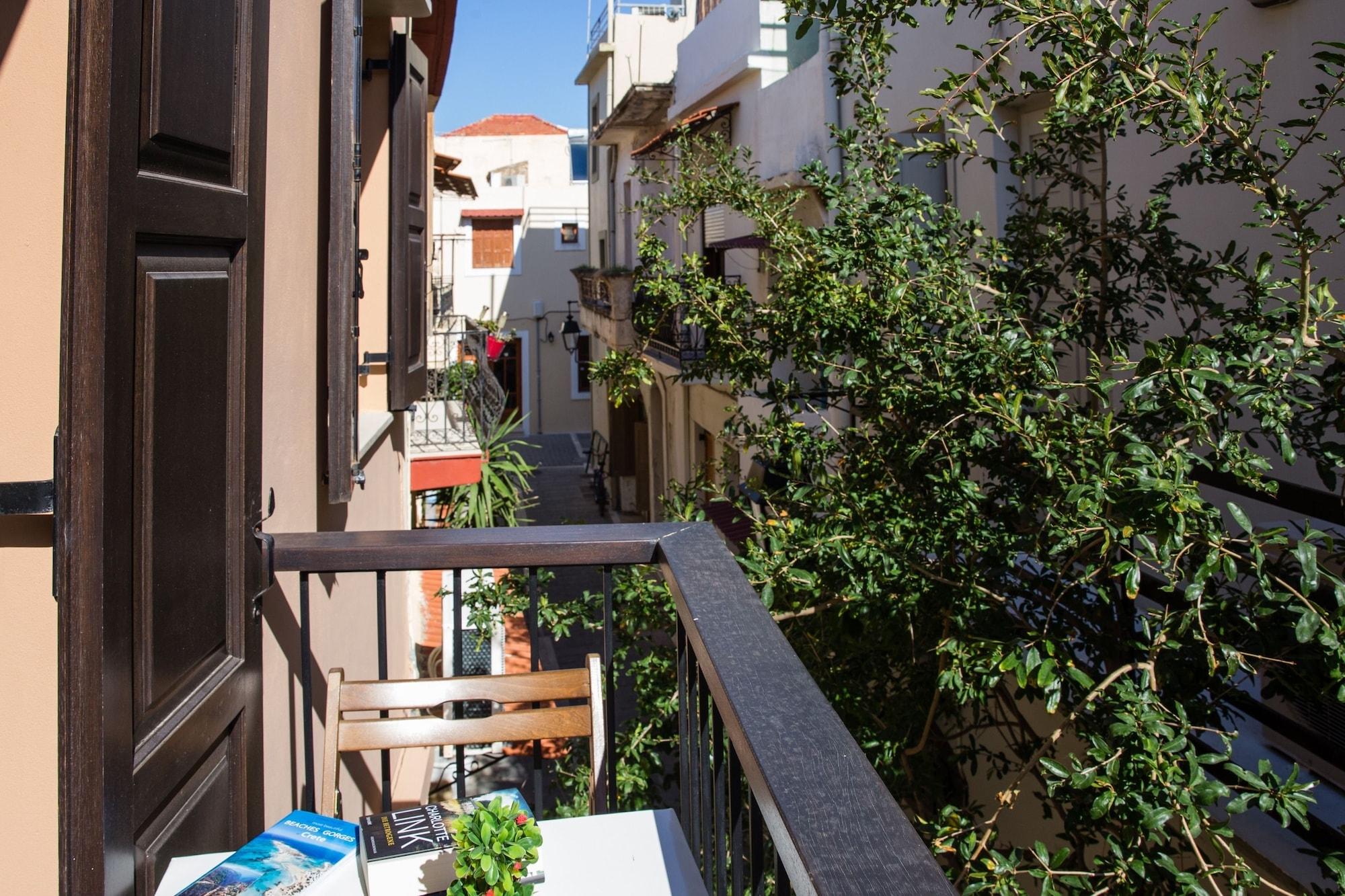 Equipamiento de Habitación AC Homes Christos