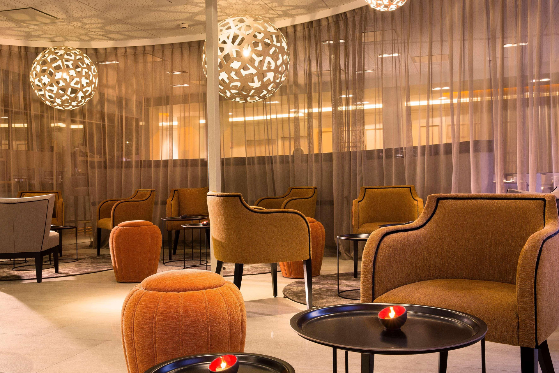 Vista Lobby Hôtel Oceania Le Jura Dijon