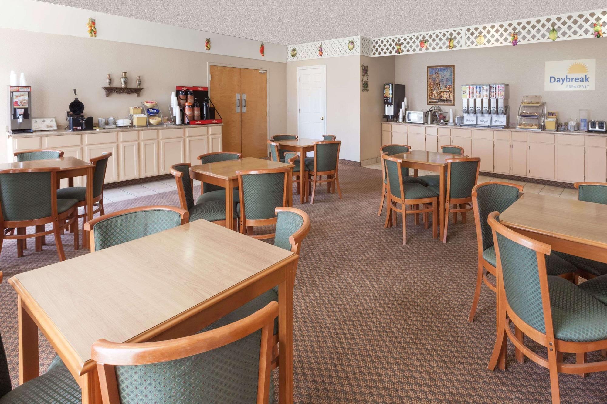 Restaurant Days Inn by Wyndham Hillsboro TX