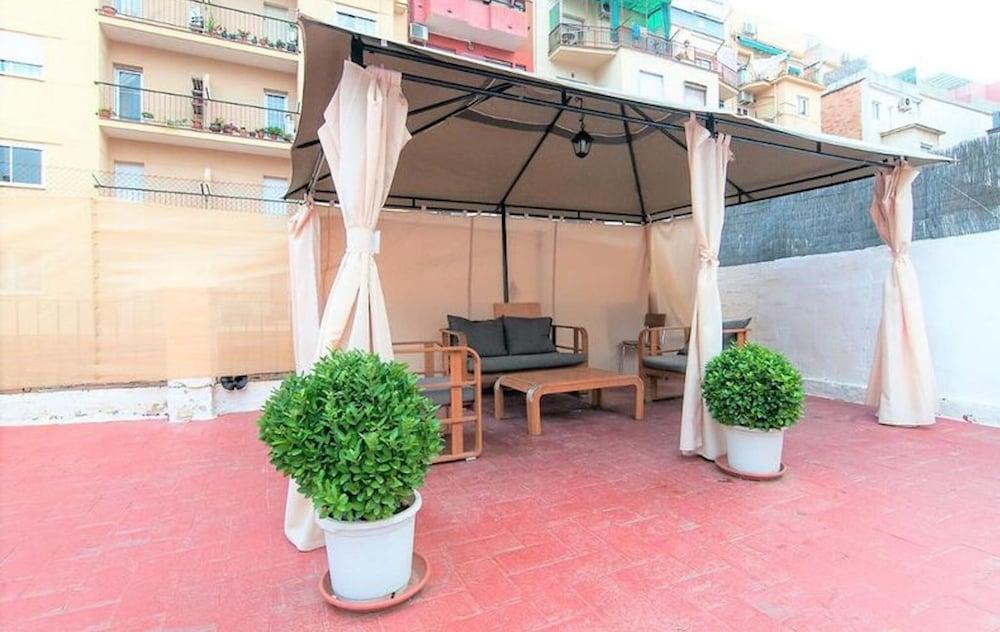 Comodidades del Alojamiento Room-private Room With 200m2 Sunny Terra