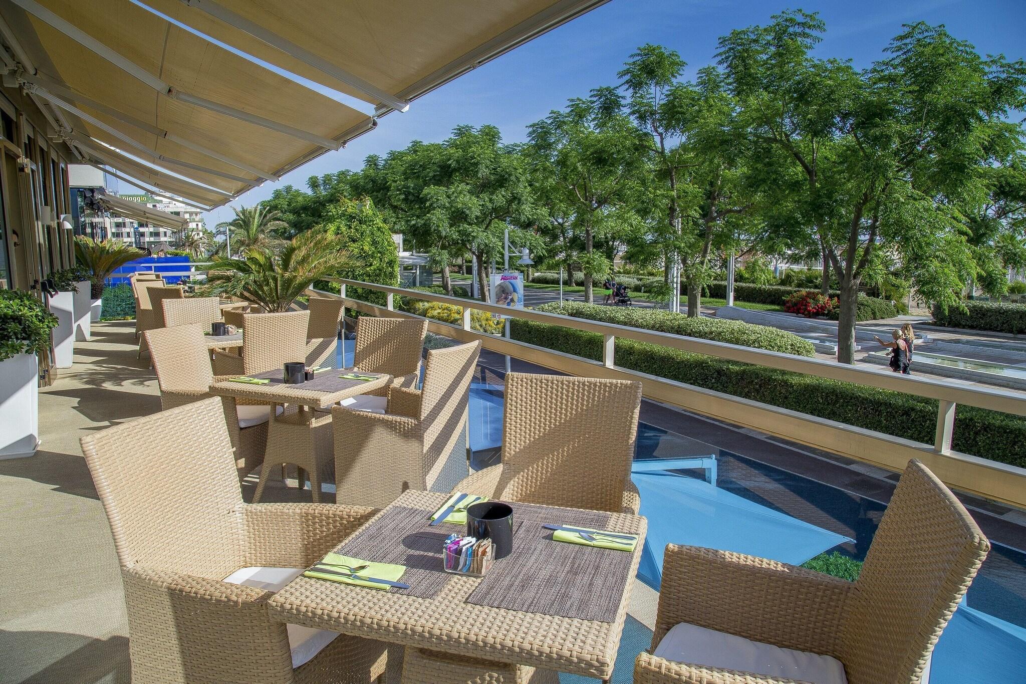 Vista Exterior Hotel Mon Cheri