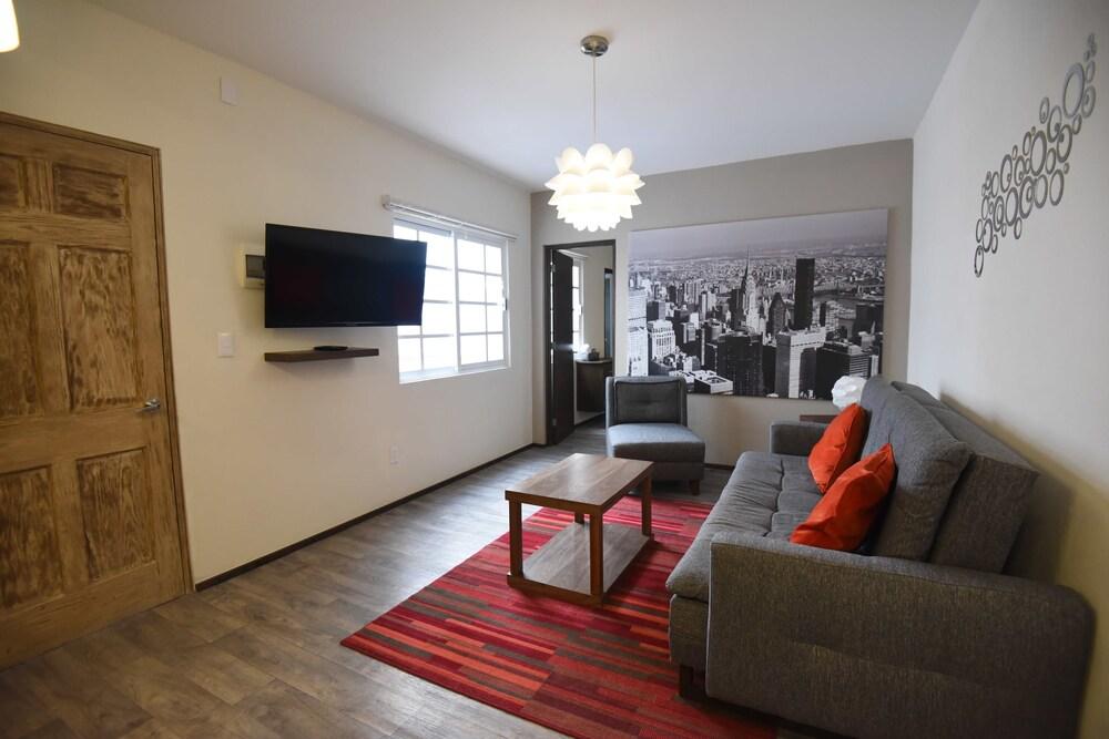 Hotel OM 686 Urban Lofts