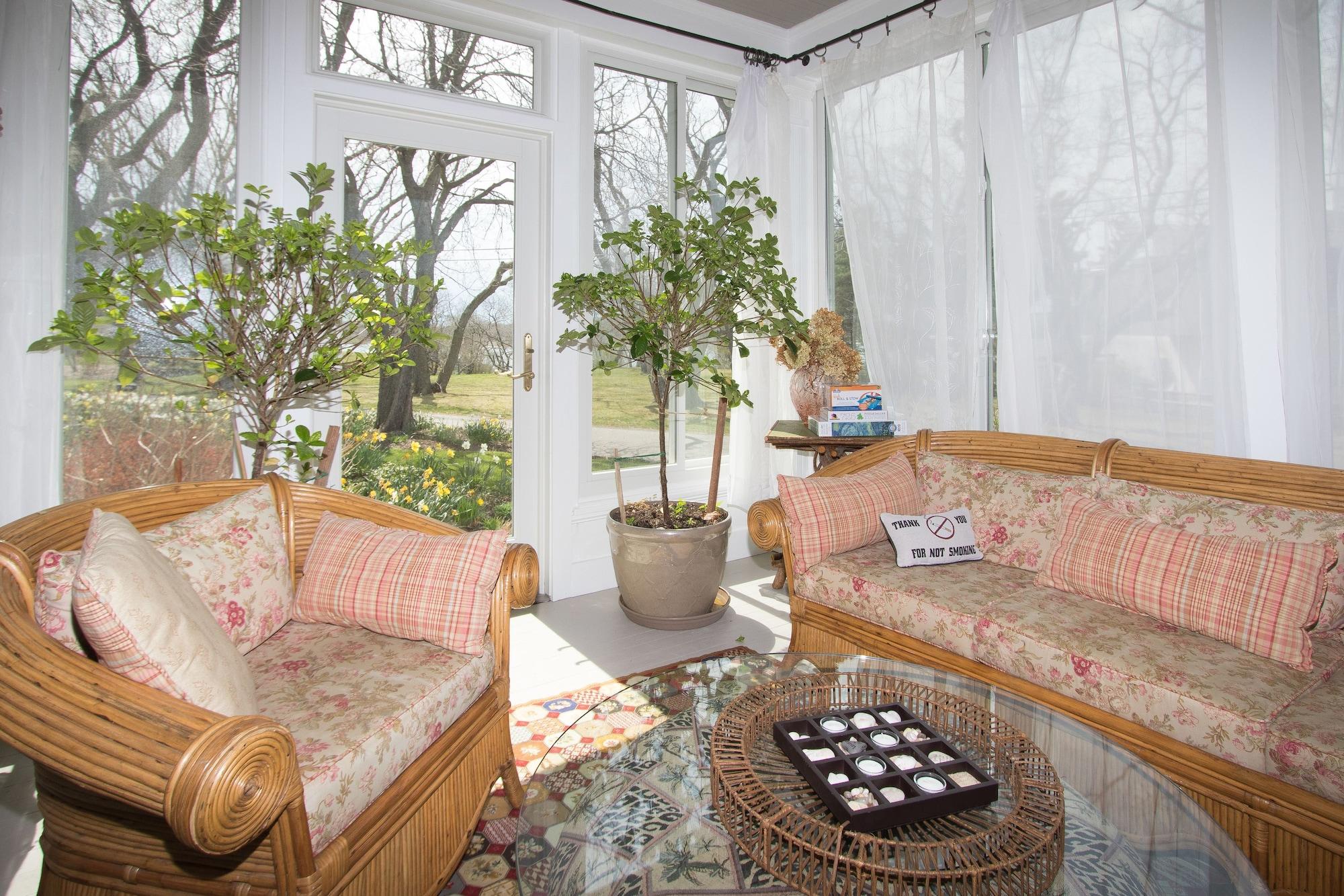 Comodidades del Alojamiento Shorecrest Bed and Breakfast