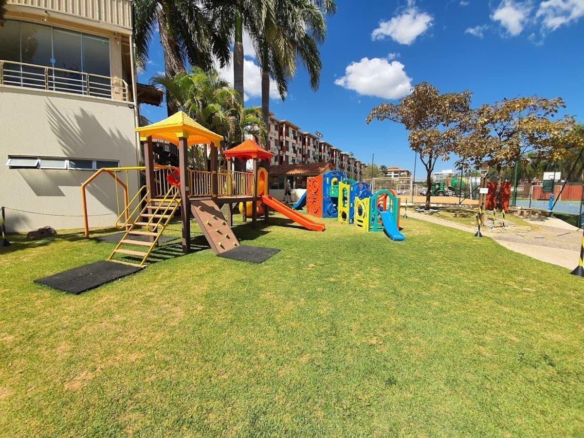 Instalaciones Recreativas Flat de luxo -Resort beira lago com vista incrível