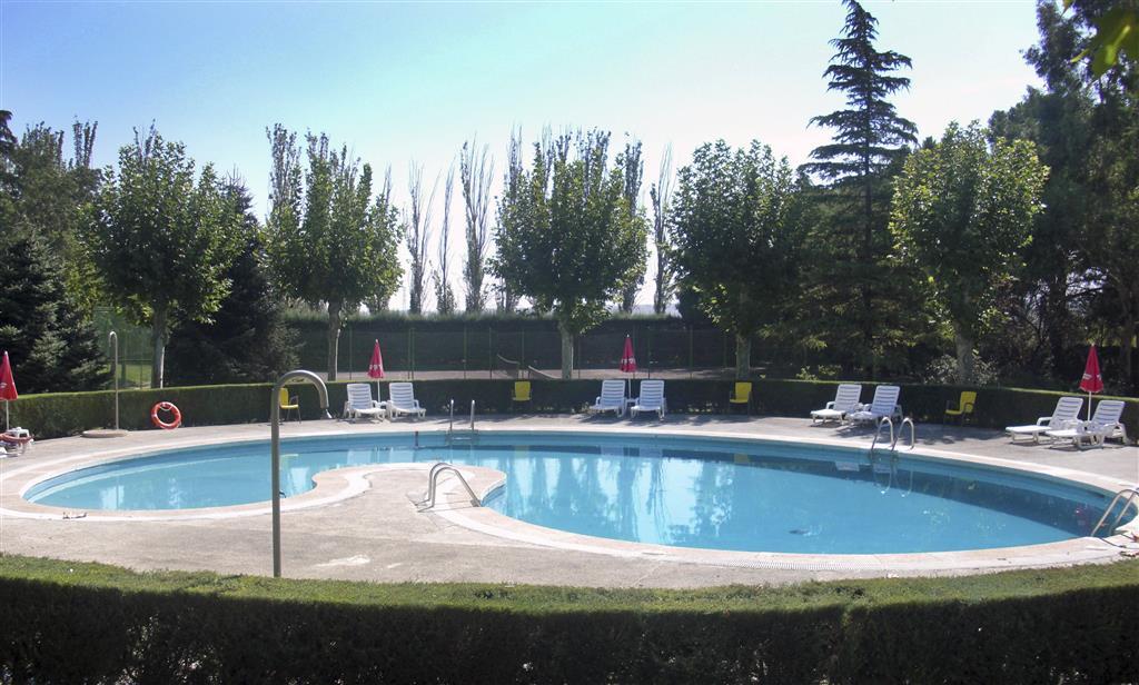 Vista Piscina TRYP Madrid Getafe Los Angeles Hotel