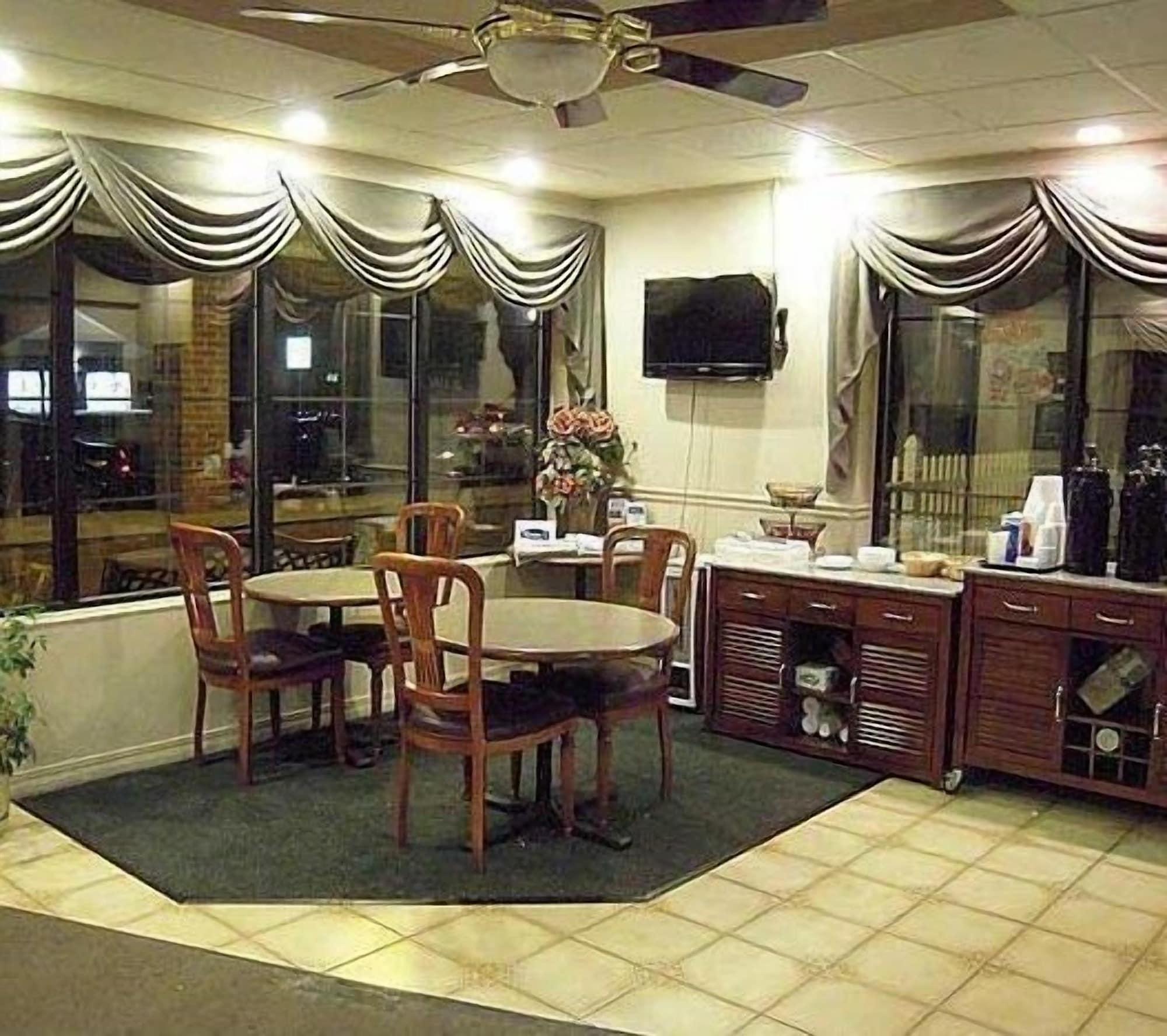 Restaurant Colonie inn and Suites