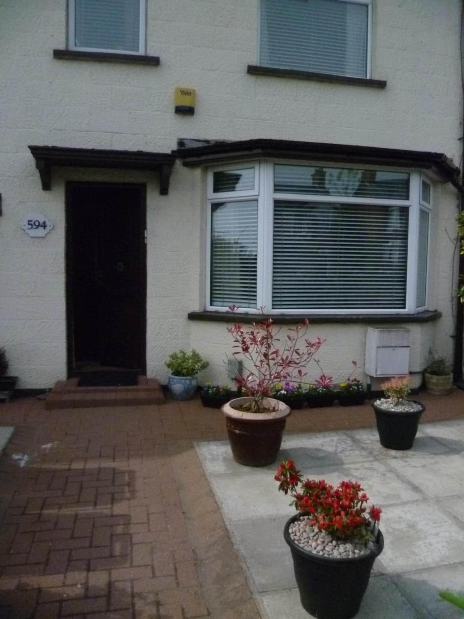 Vista Exterior Homely wee House