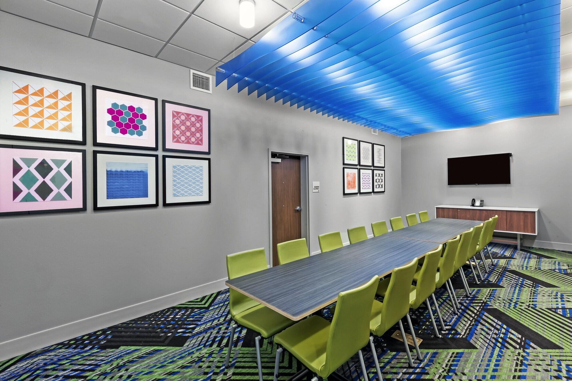 Sala de Reuniones Holiday Inn Express & Suites Chanute by IHG