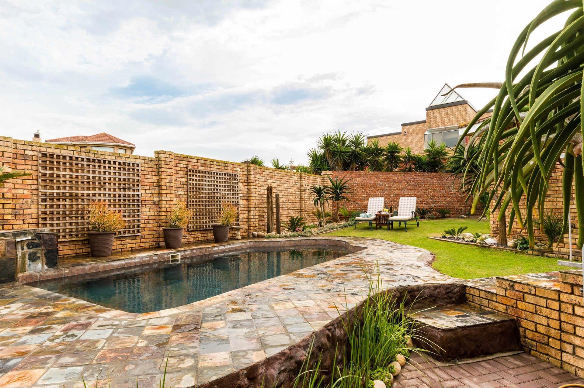 Vista Piscina Nautilus Guesthouse