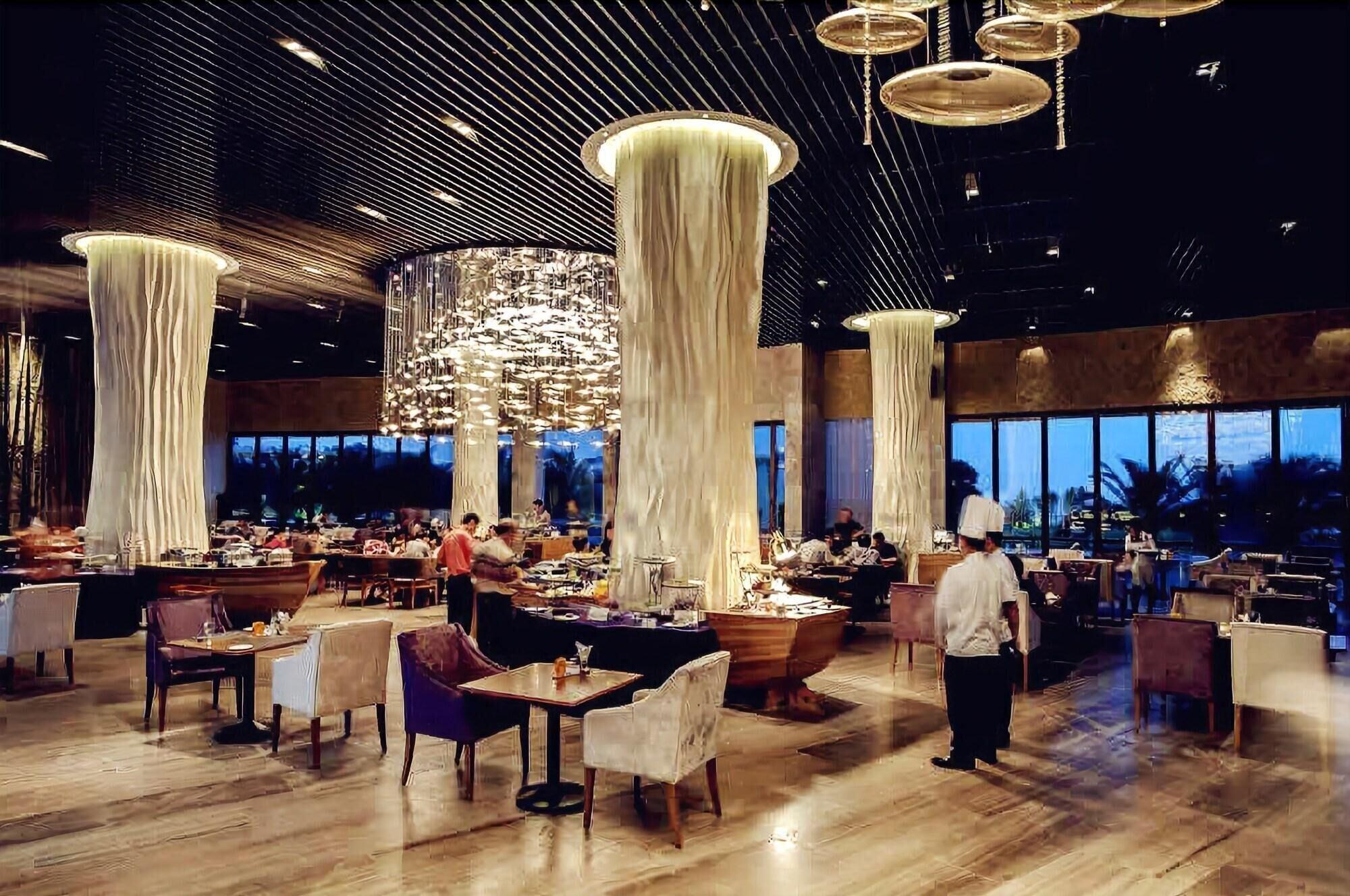 Restaurant Days Hotel Suites by Wyndham Yangjiang