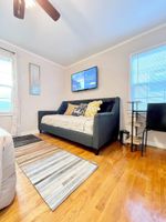 Alquiler Vacacional - Serene 2BR Bungalow - Parking + Laundry + Sleep 6