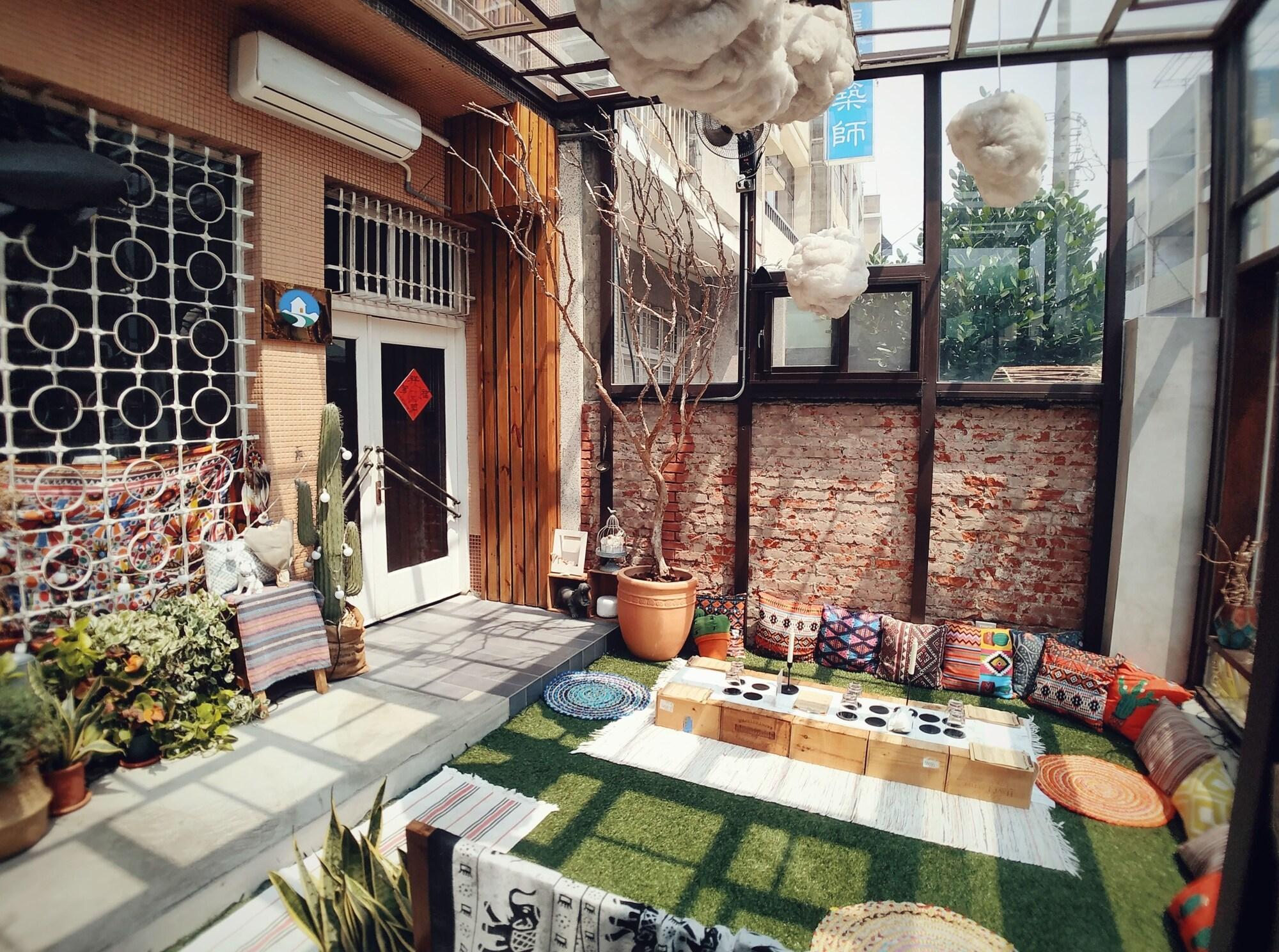 Vista Exterior GOIN Old House & Bar