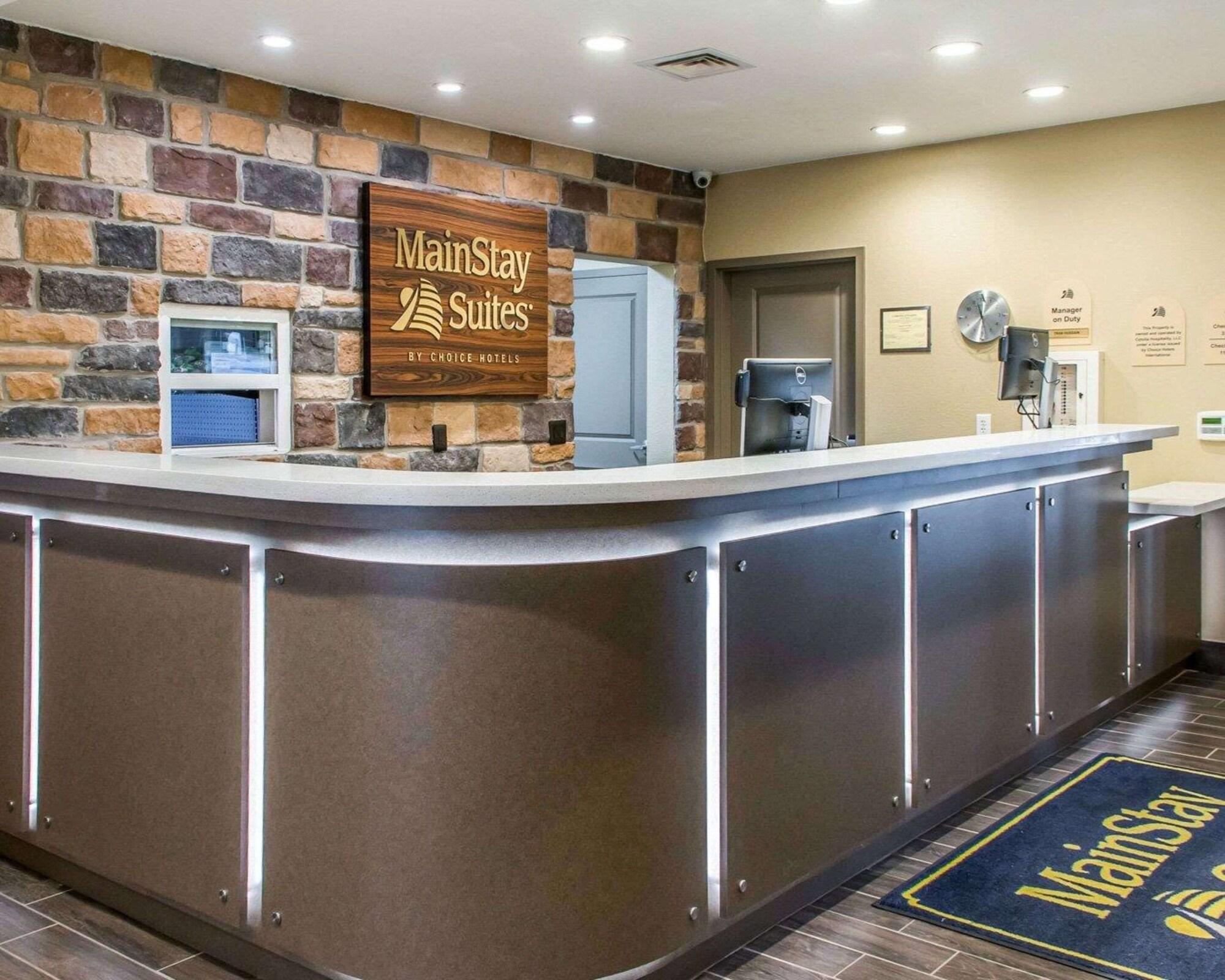 Vista Lobby MainStay Suites Cotulla