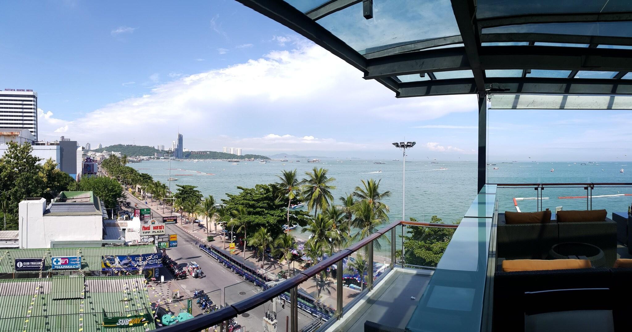 Vista Exterior Serenotel Pattaya Beach Front