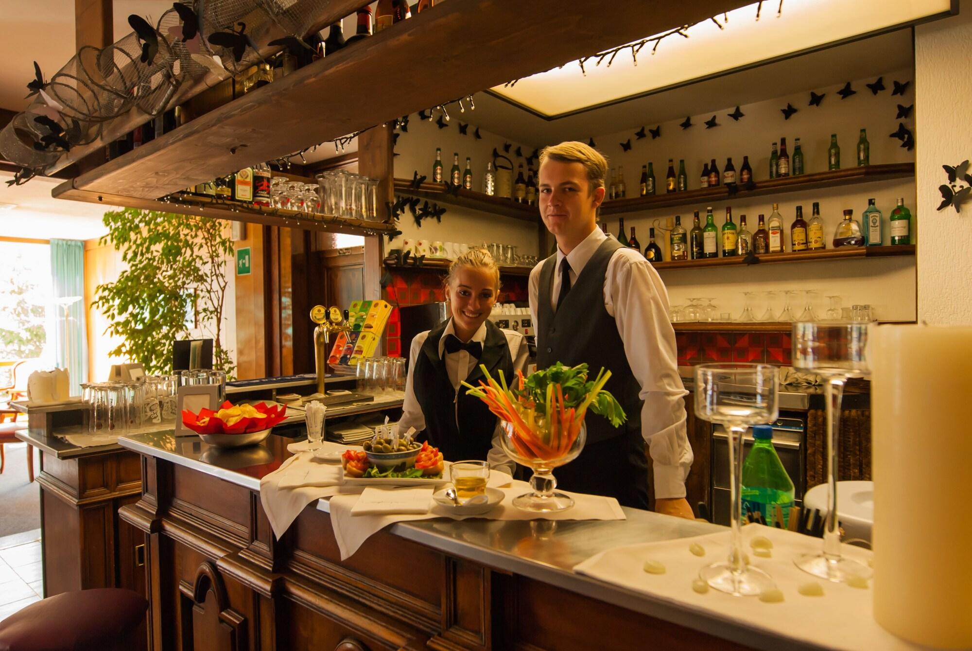 Bar/Salón Hotel Parè