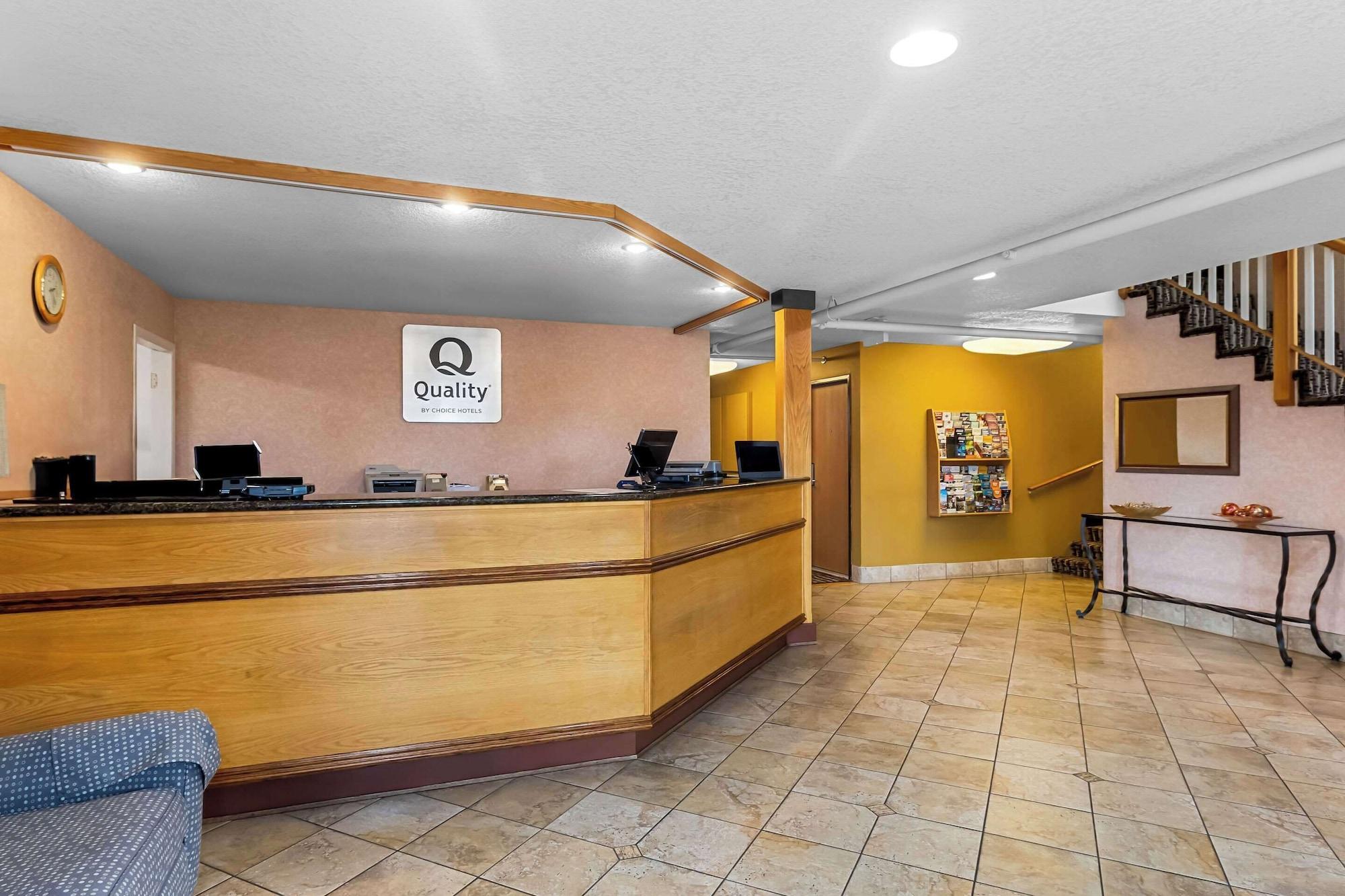 Vista Lobby Quality Inn & Suites Vancouver - Hazel Dell