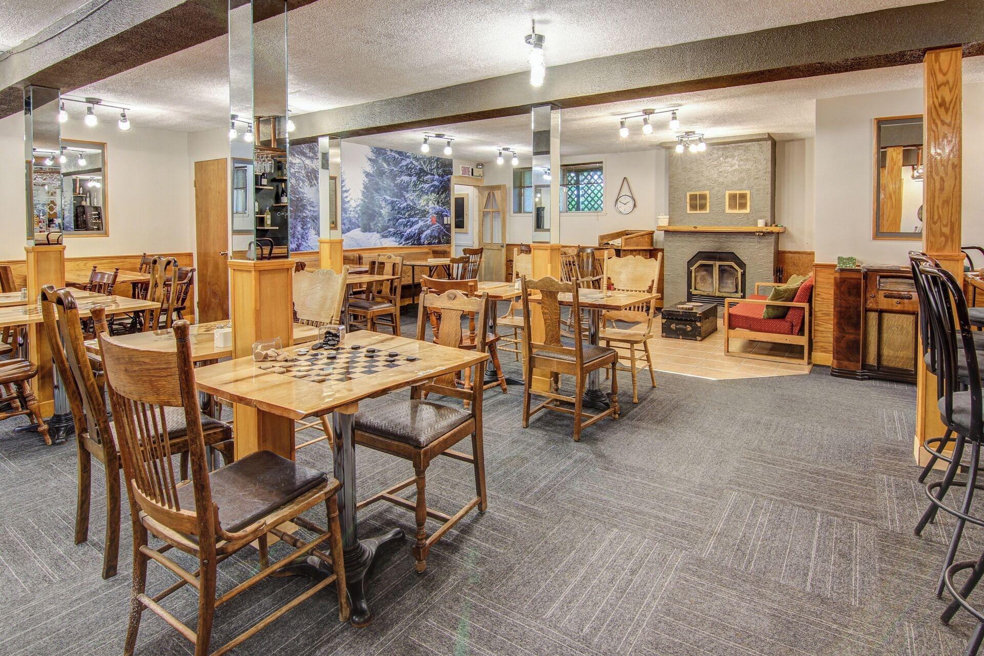 Vista Lobby Auberge Presbytere Mont Lac-Vert