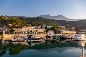 Alojamiento - Lazure Hotel and Marina