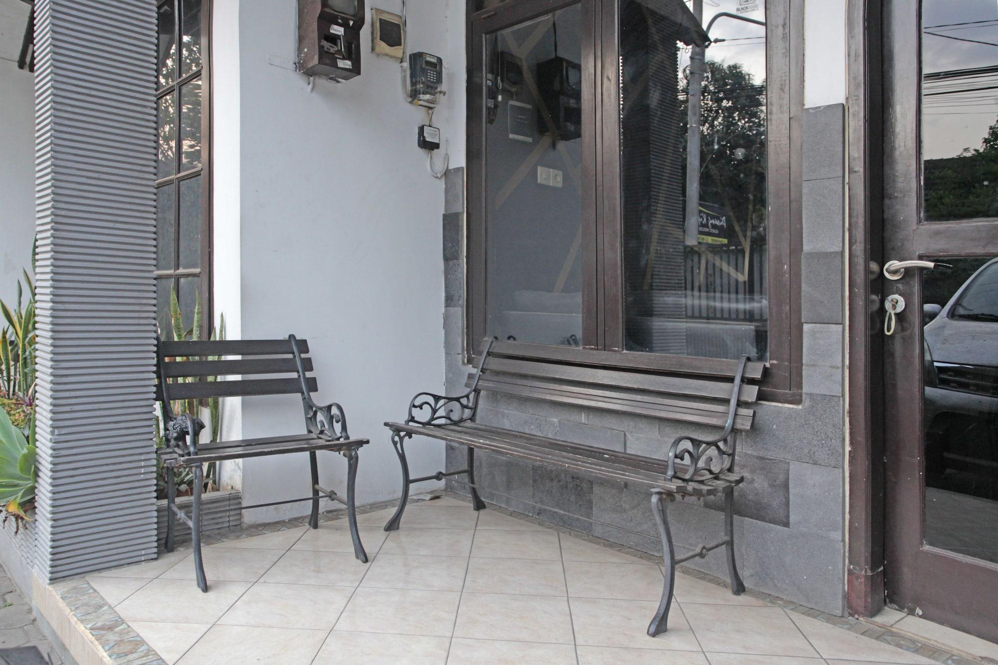 Vista Exterior RedDoorz @ Soekarno Hatta 2