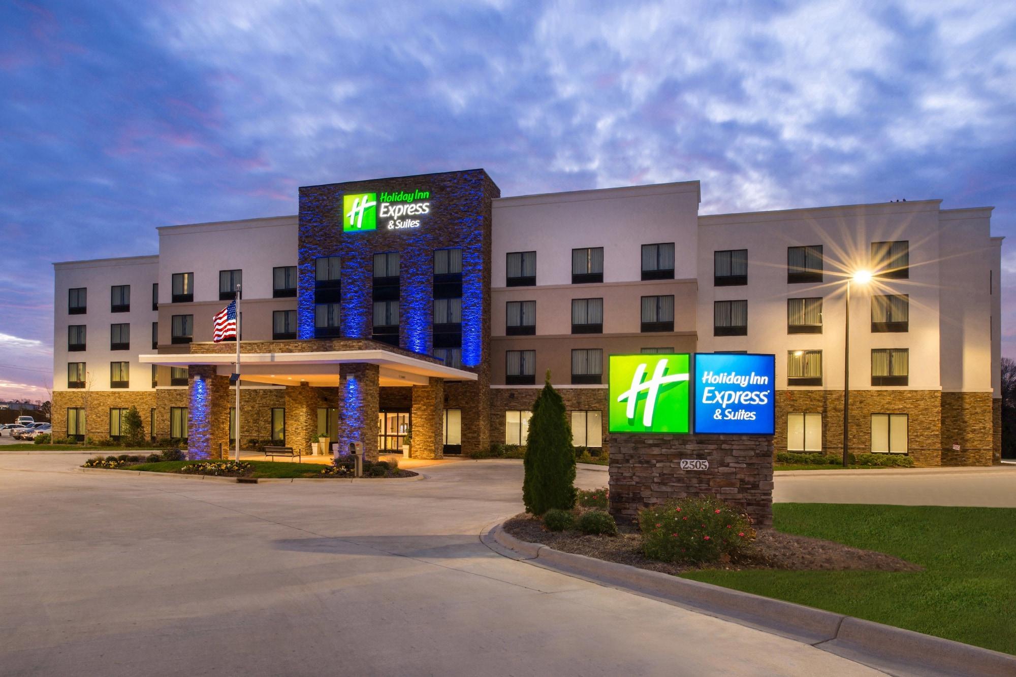 Vista Exterior Holiday Inn Express Hotel & Suites Monroe by IHG