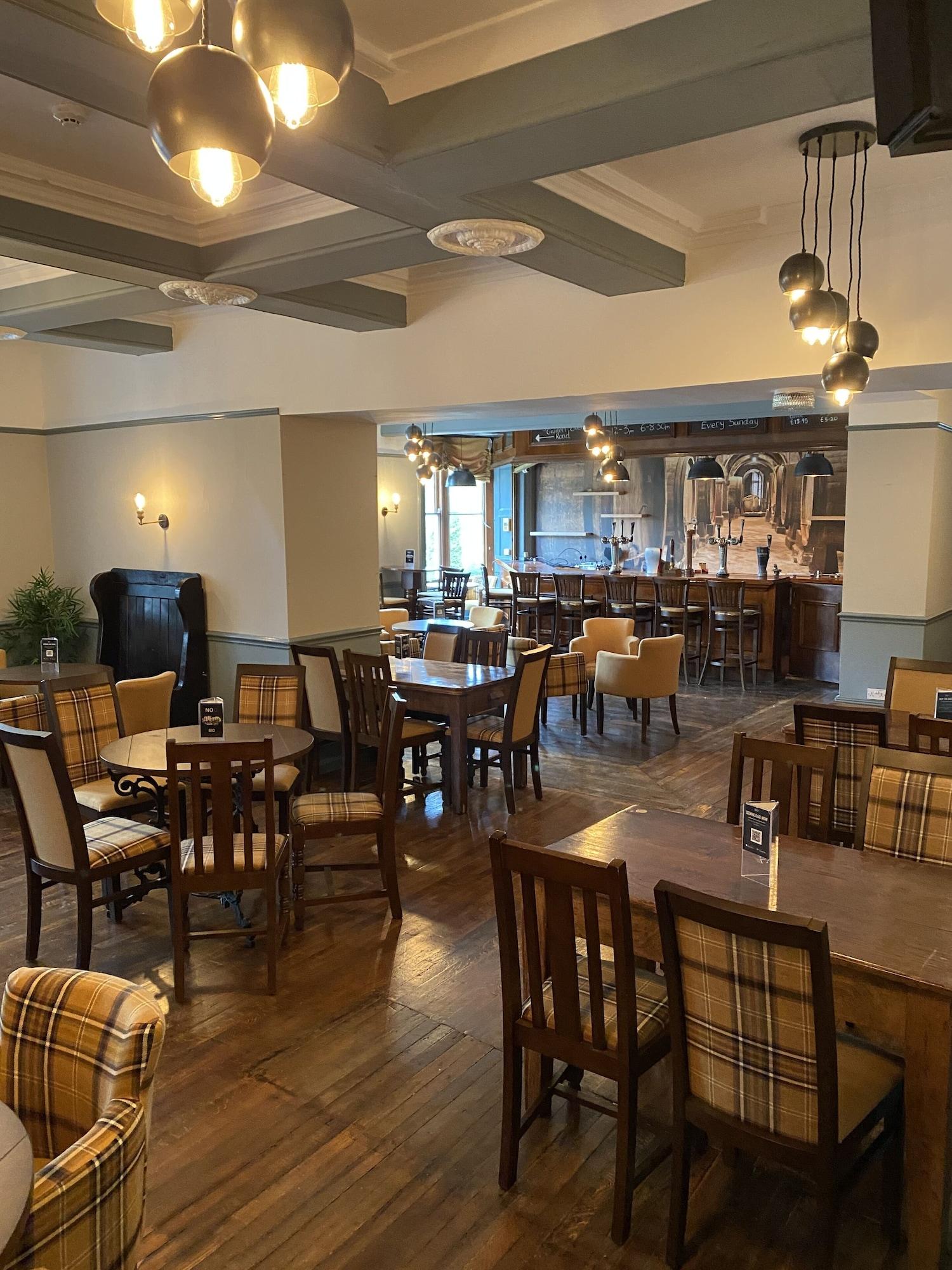 Bar/Salón The Hand Hotel Llangollen by Compass Hospitality