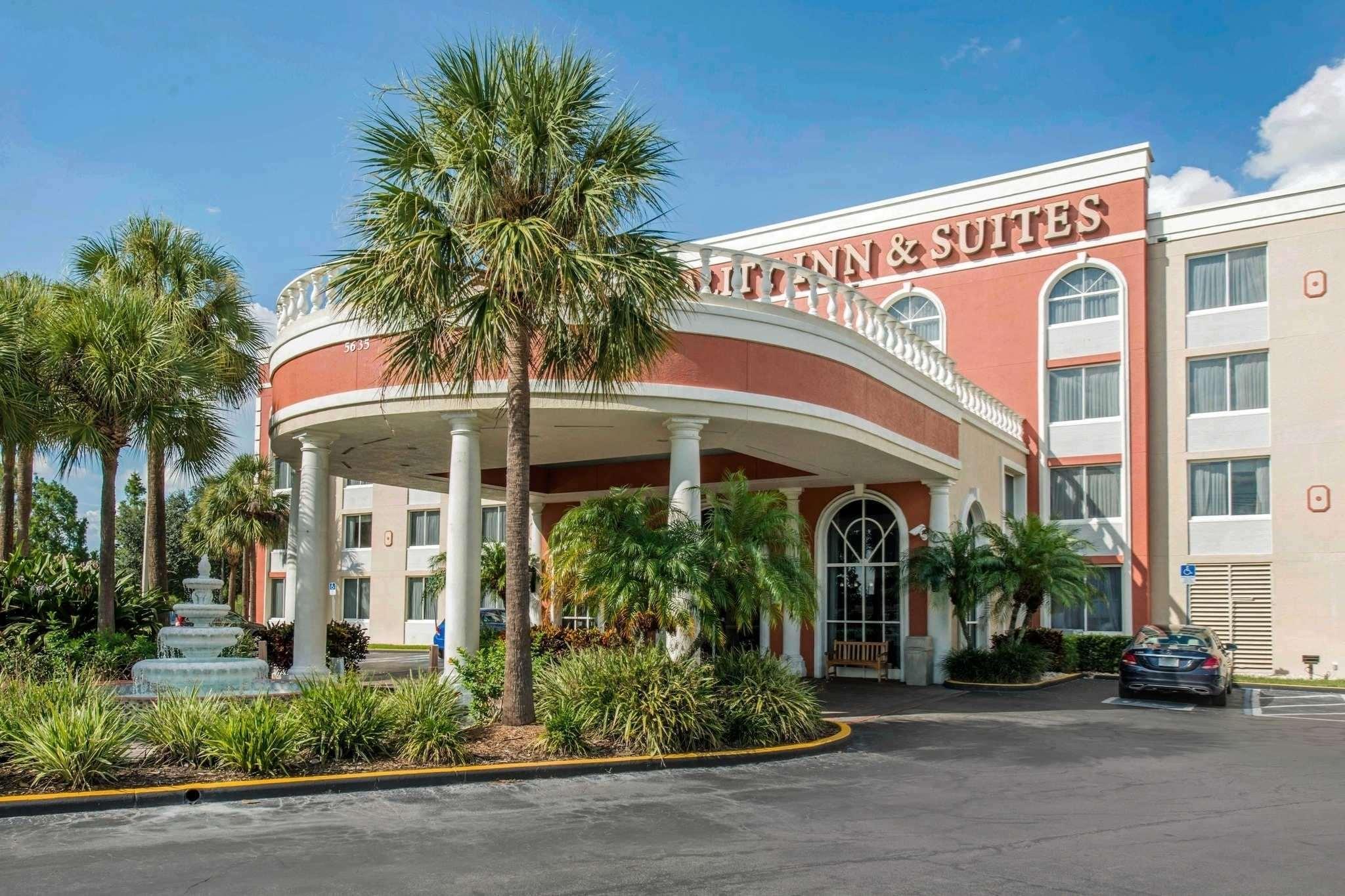 Vista Exterior Quality Inn & Suites Near the Theme Parks
