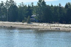 Alquiler Vacacional - Beachfront Lodge on Bois Blanc Island, MI. Lake Huron