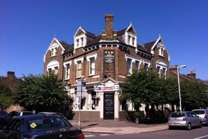 Alojamiento - Forest Gate Hotel