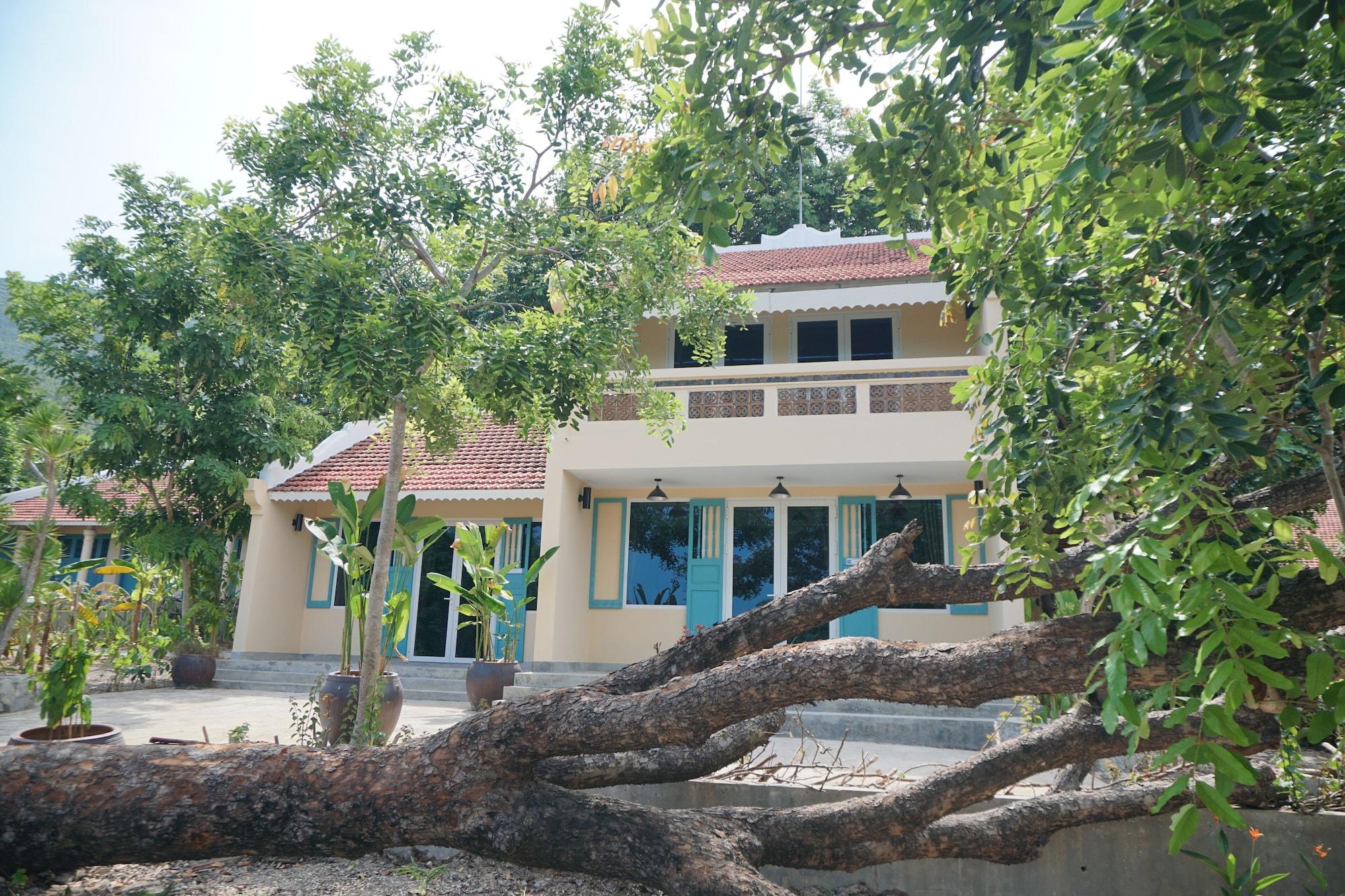 Vista Exterior Baya Beach Club