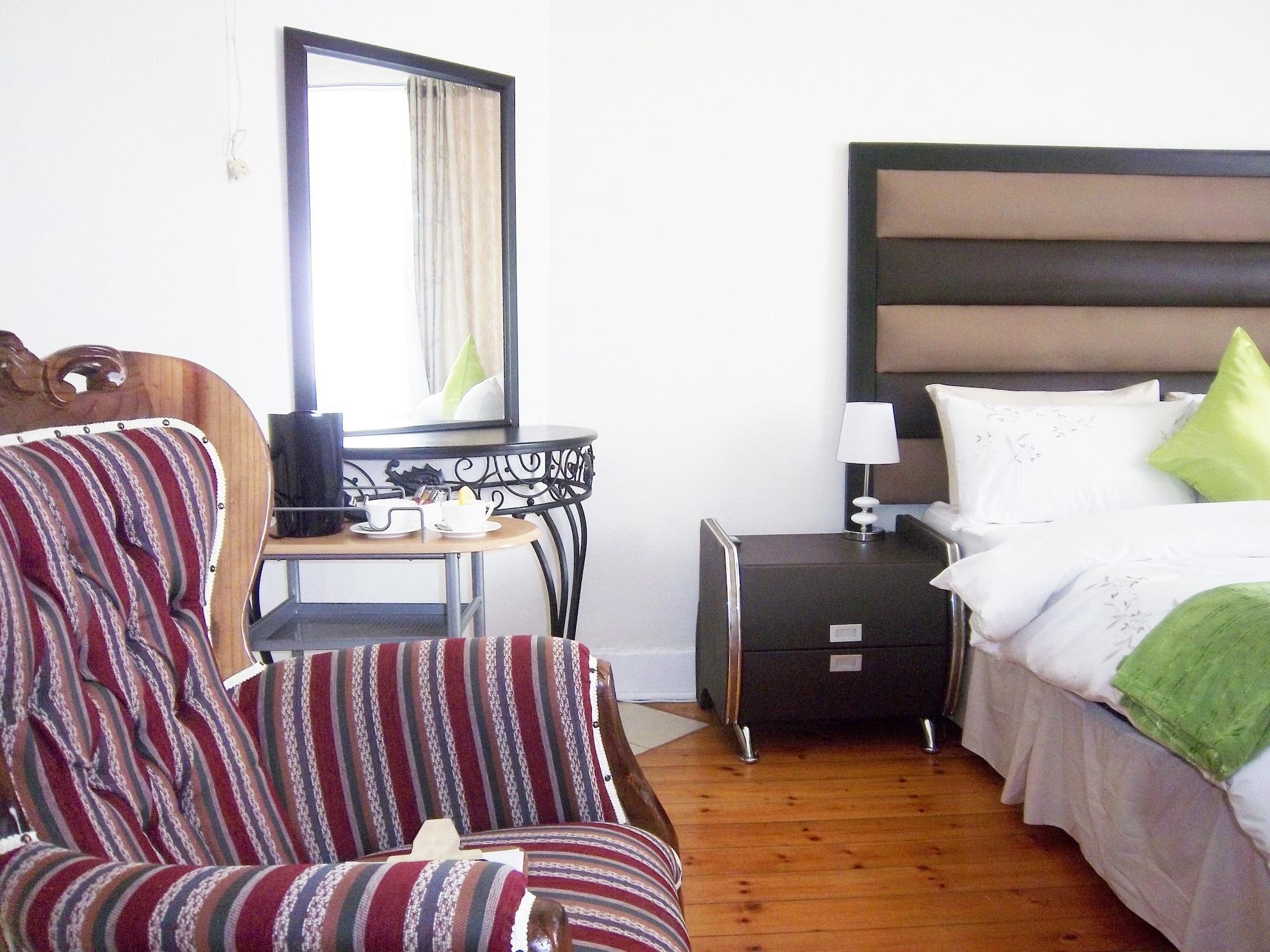 Varios Franchise Guest House