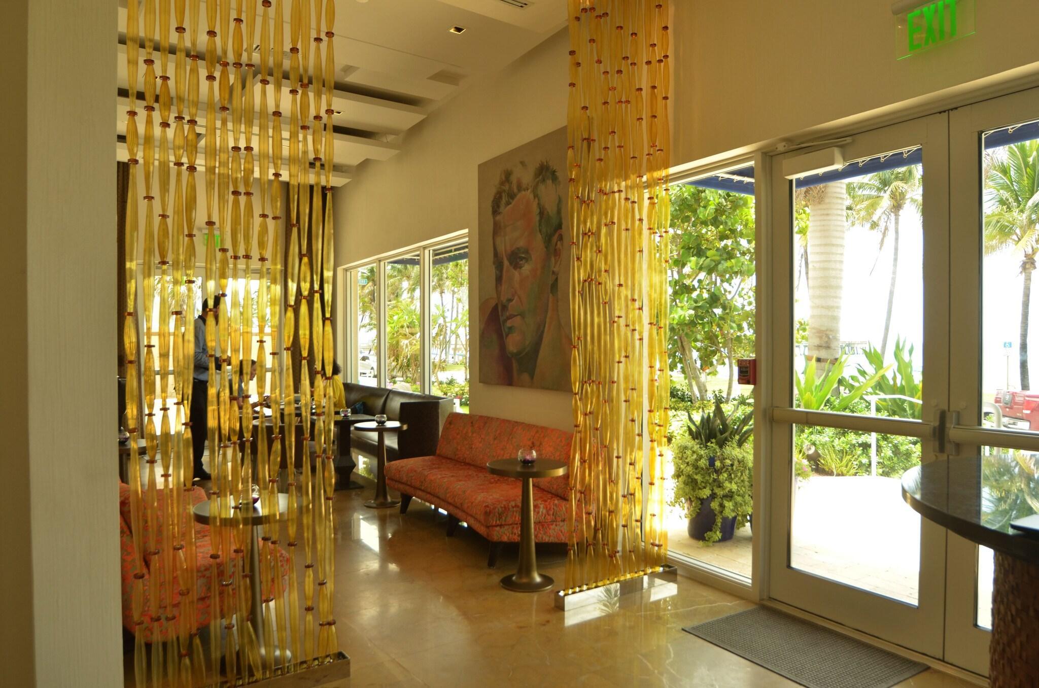 Vista Lobby Royal Blues Hotel