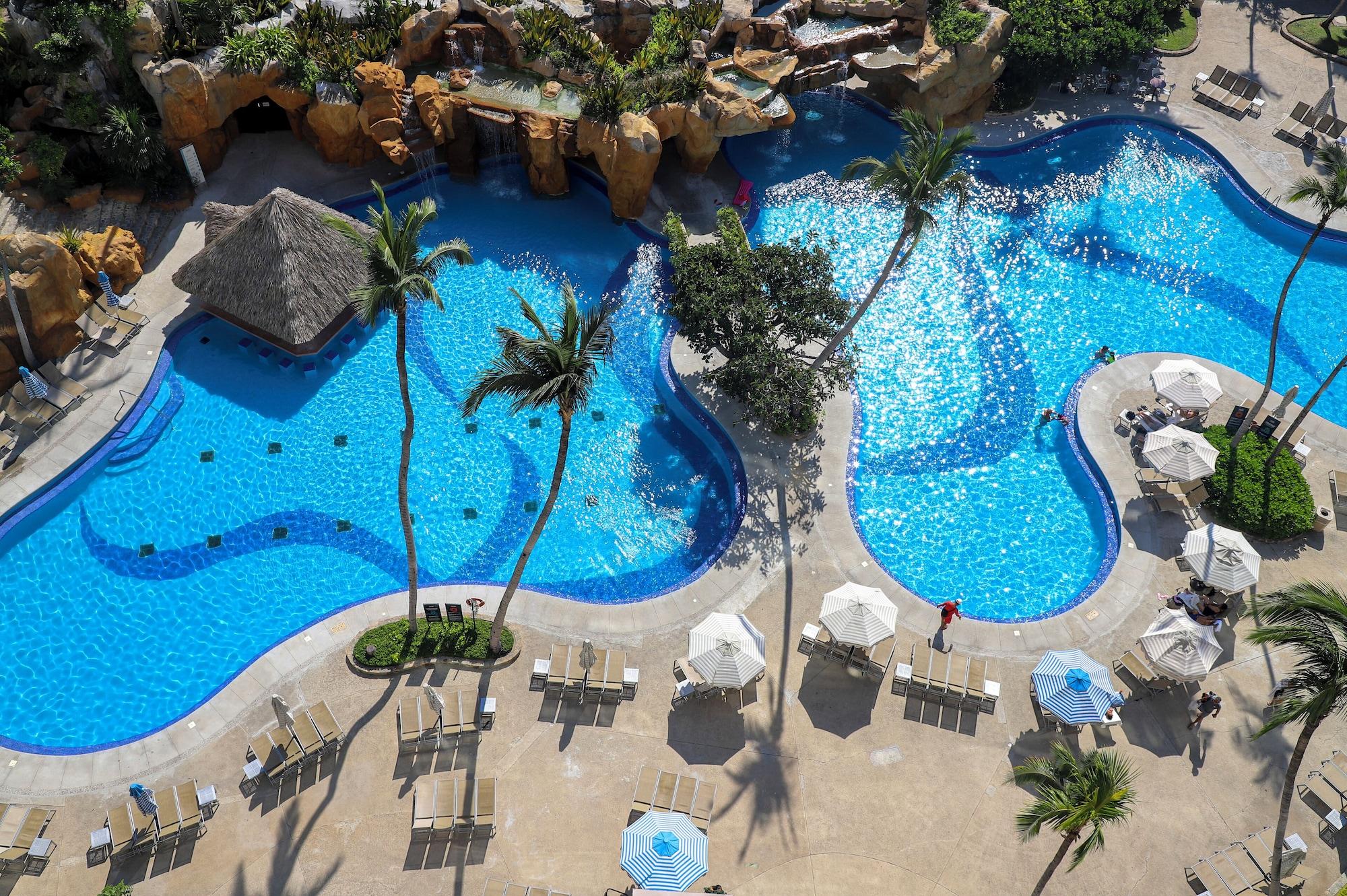 Vista da piscina Princess Mundo Imperial All Inclusive
